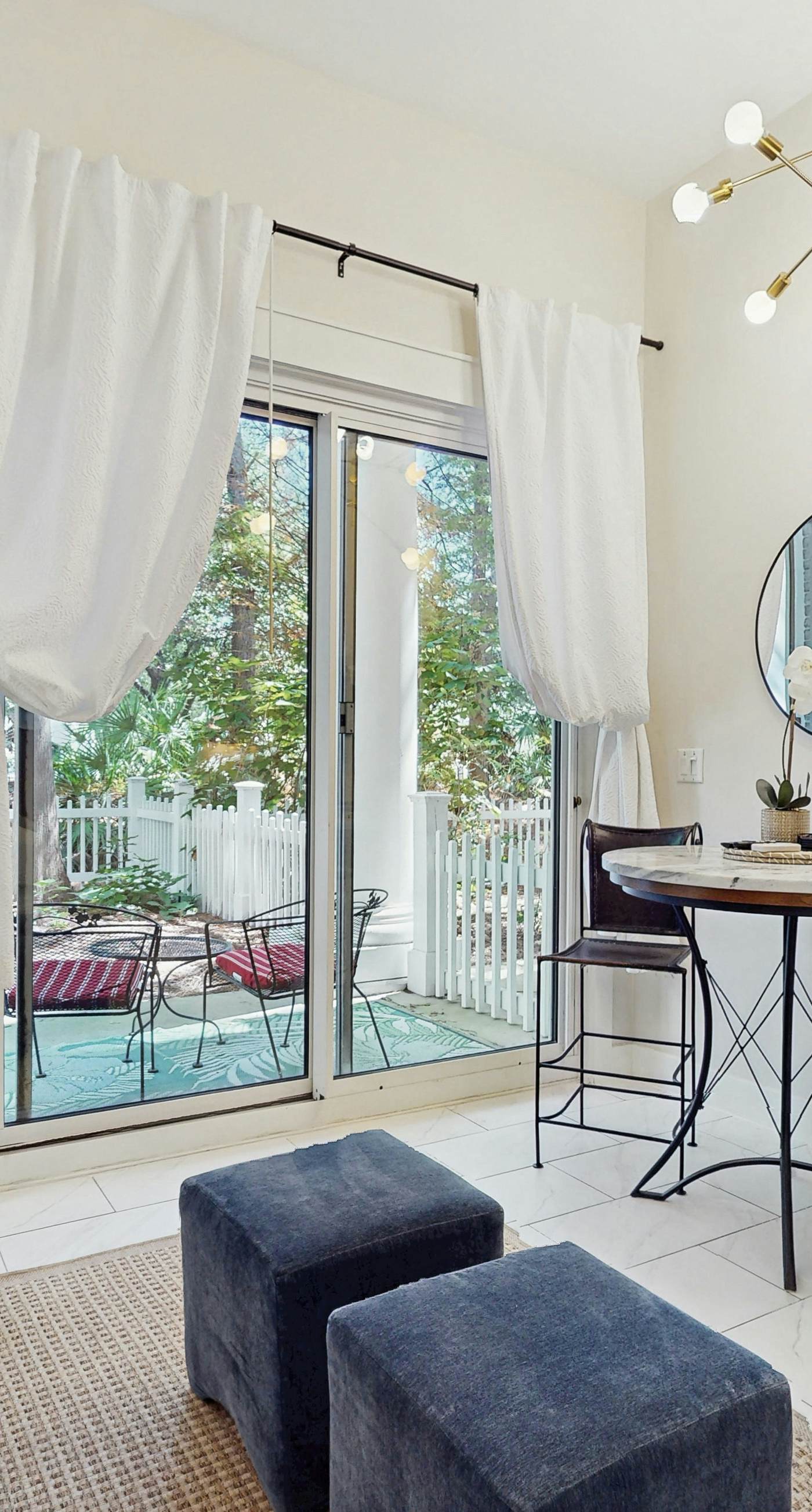 Pleasant studio at The Baytowne Wharf w/ shared pool, hot tub, shopping, & events