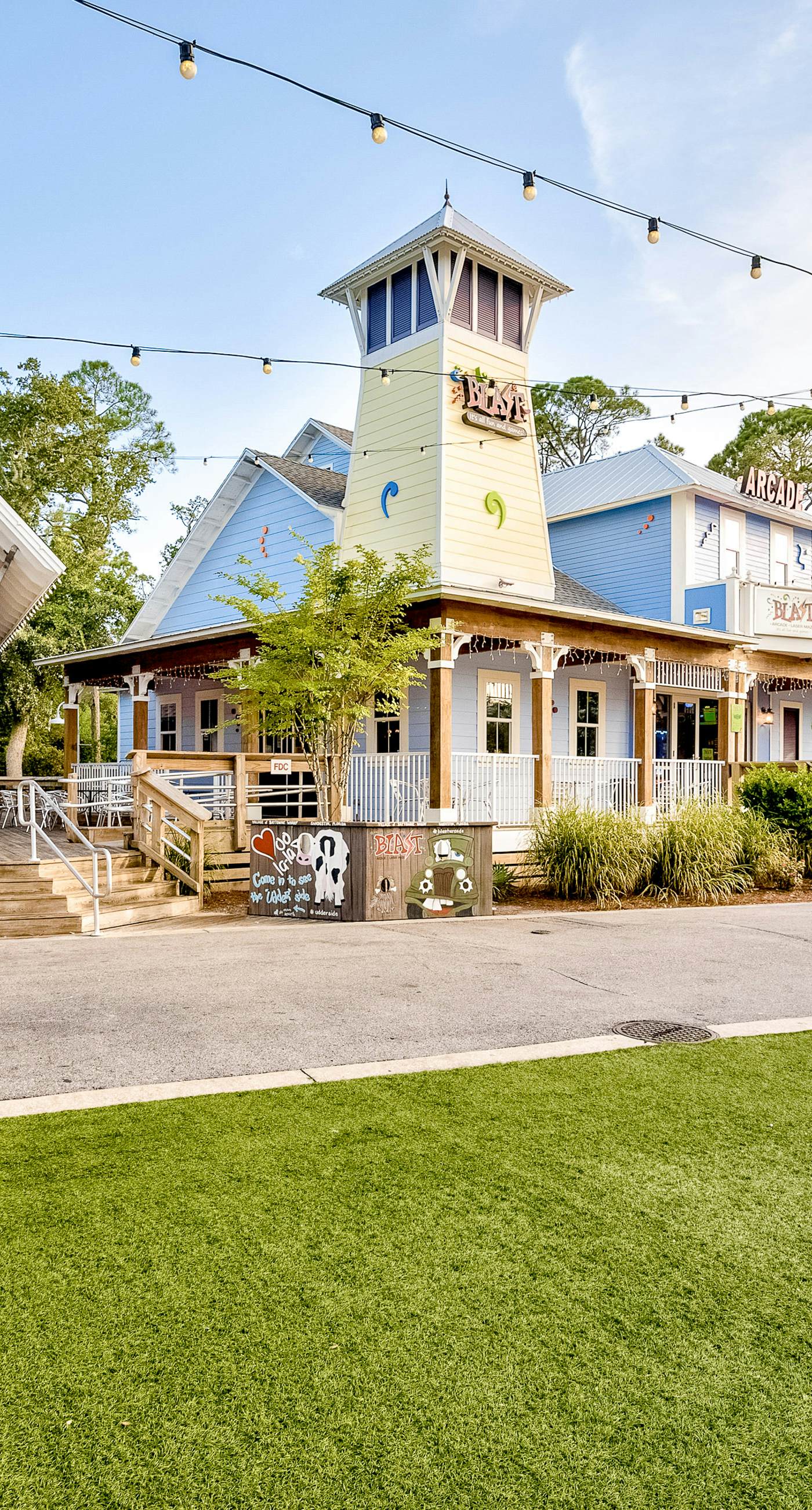 Pleasant studio at The Baytowne Wharf w/ shared pool, hot tub, shopping, & events