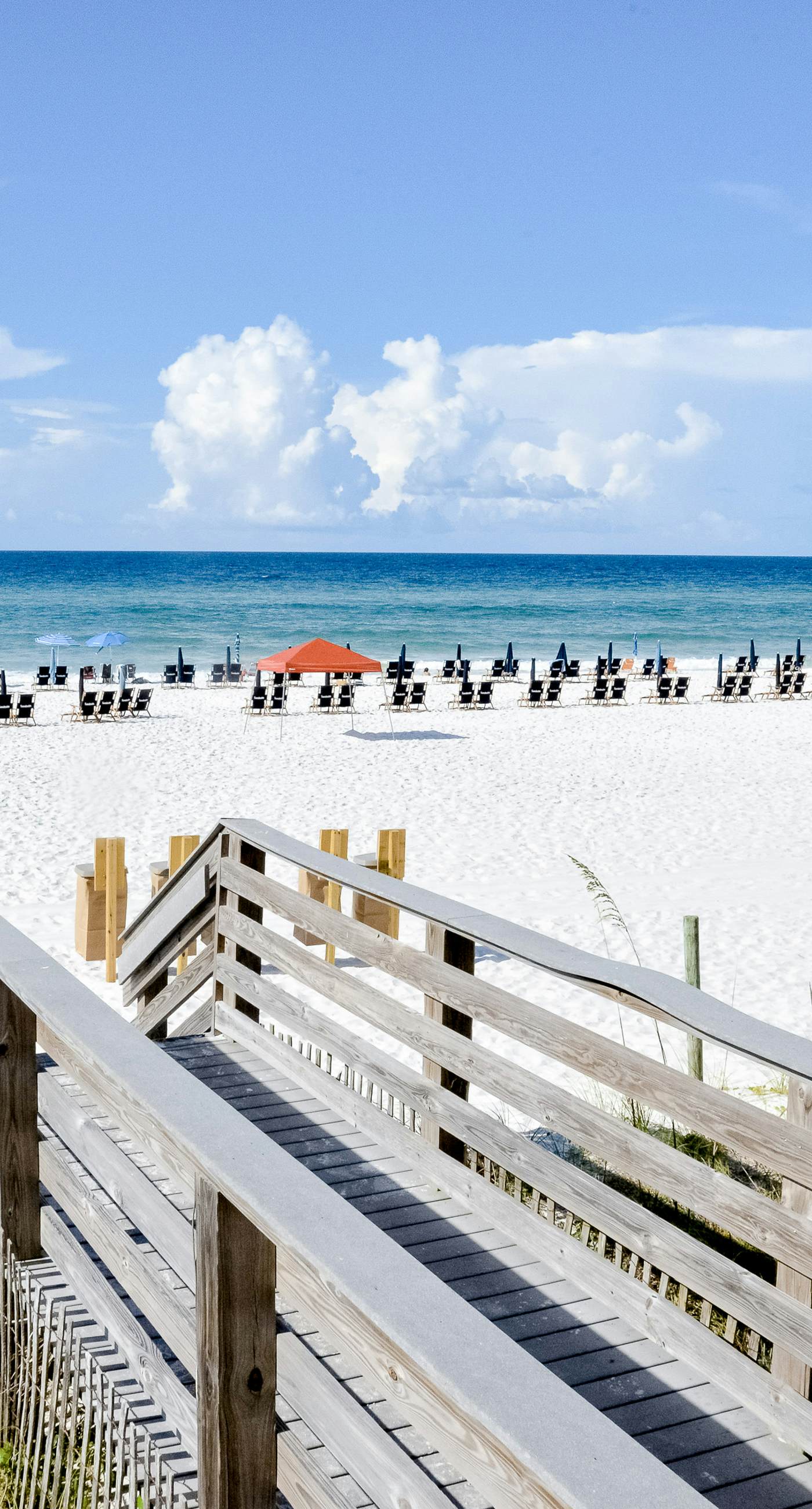 Pleasant studio at The Baytowne Wharf w/ shared pool, hot tub, shopping, & events