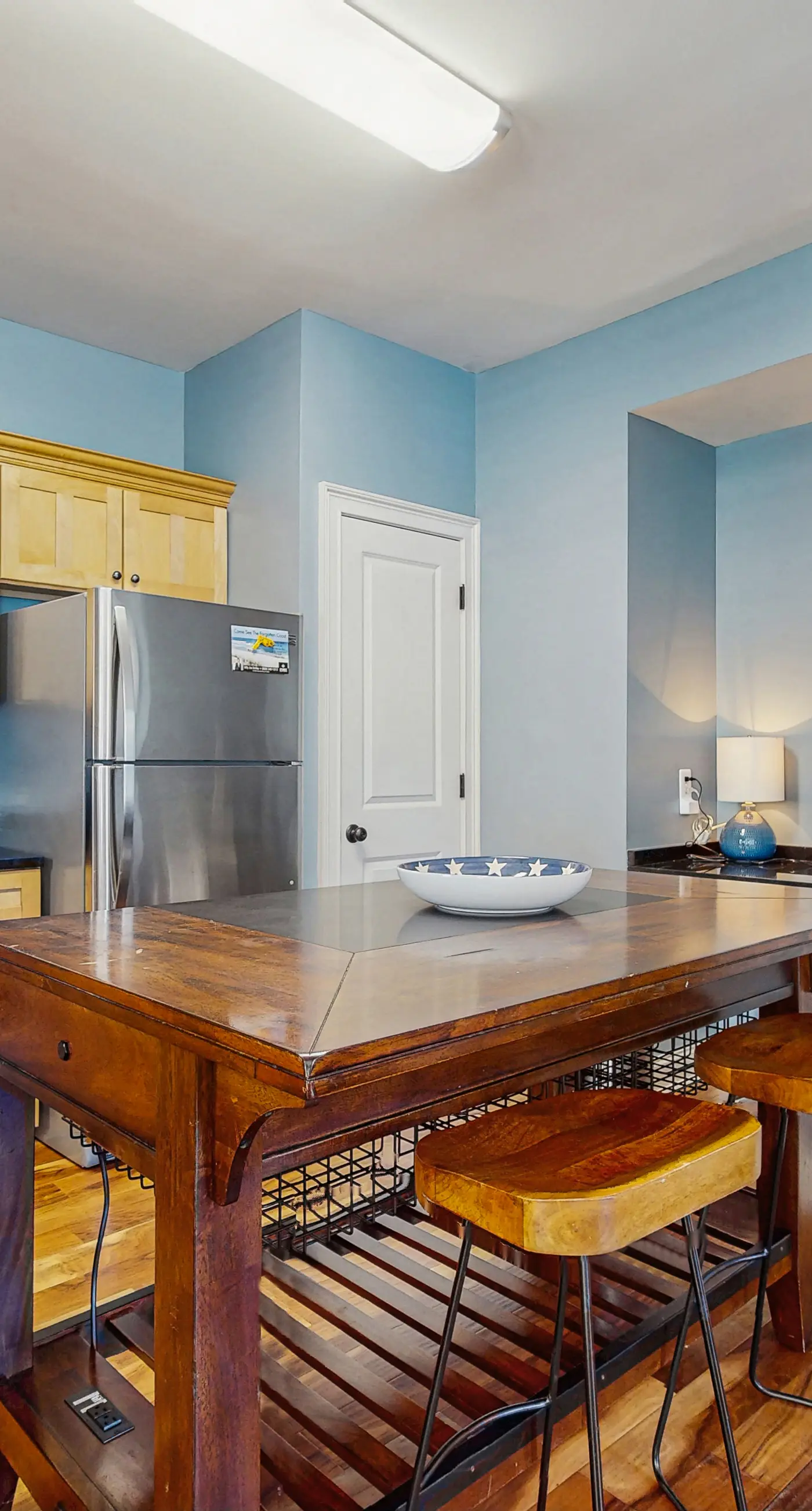 Dog-friendly coastal haven with premium beach perks & resort indulgence