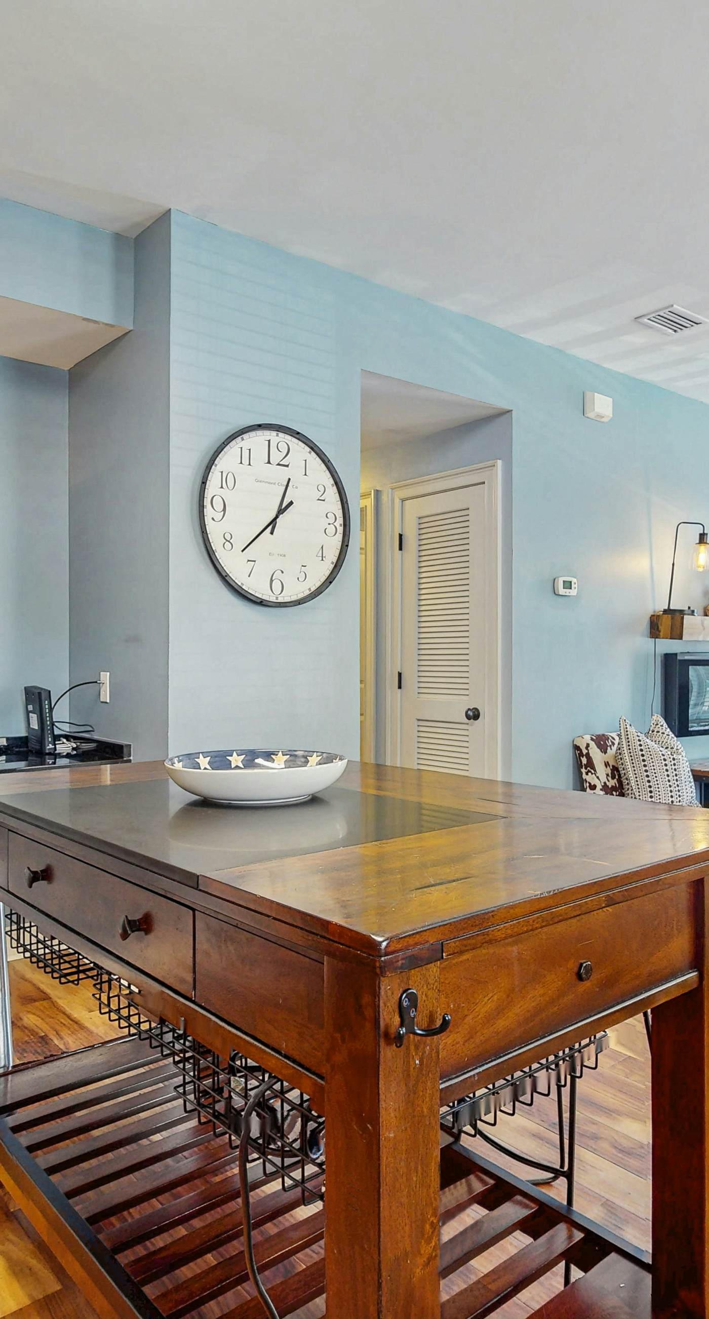 Dog-friendly coastal haven with premium beach perks & resort indulgence