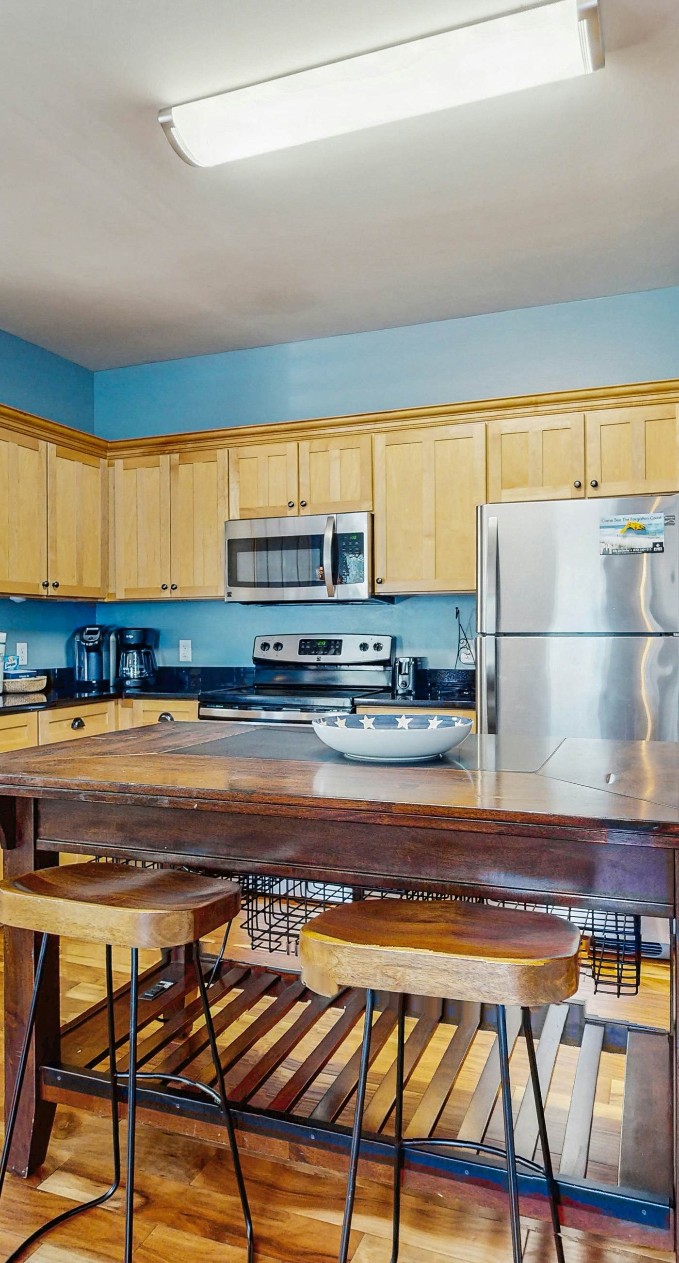 Dog-friendly coastal haven with premium beach perks & resort indulgence