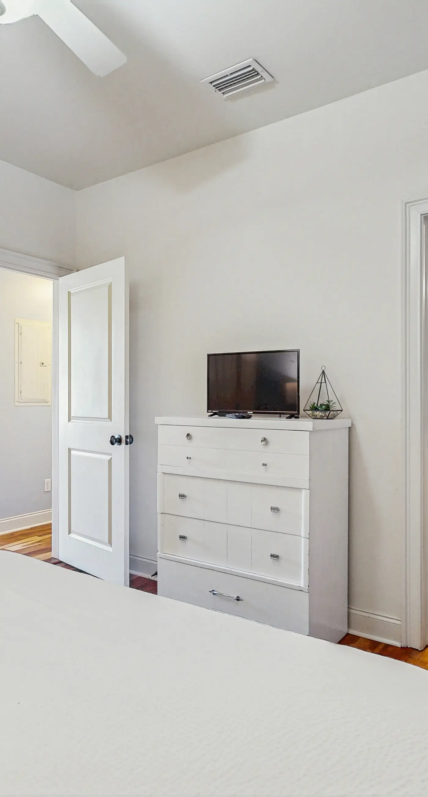 Dog-friendly coastal haven with premium beach perks & resort indulgence