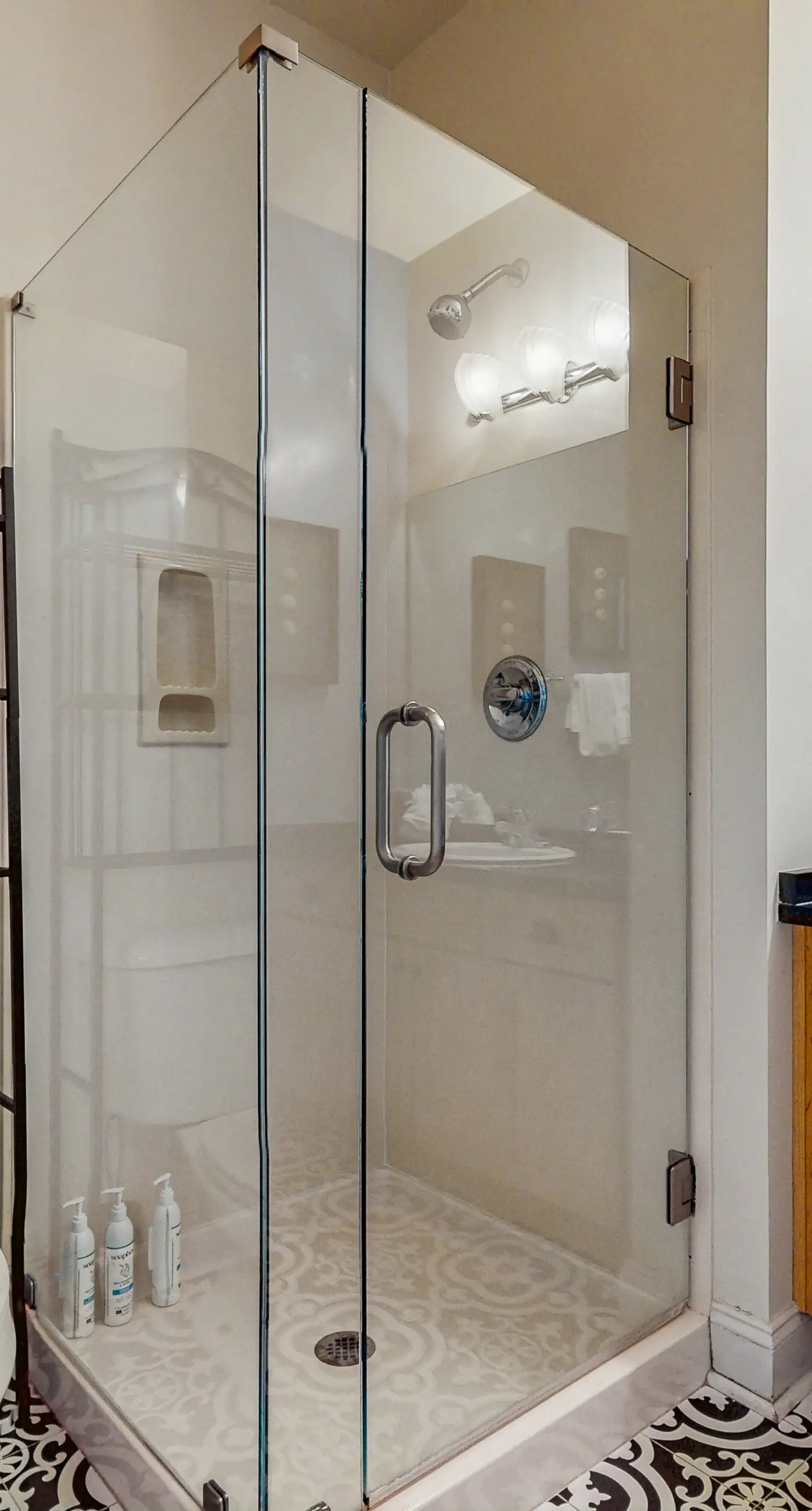 Dog-friendly coastal haven with premium beach perks & resort indulgence