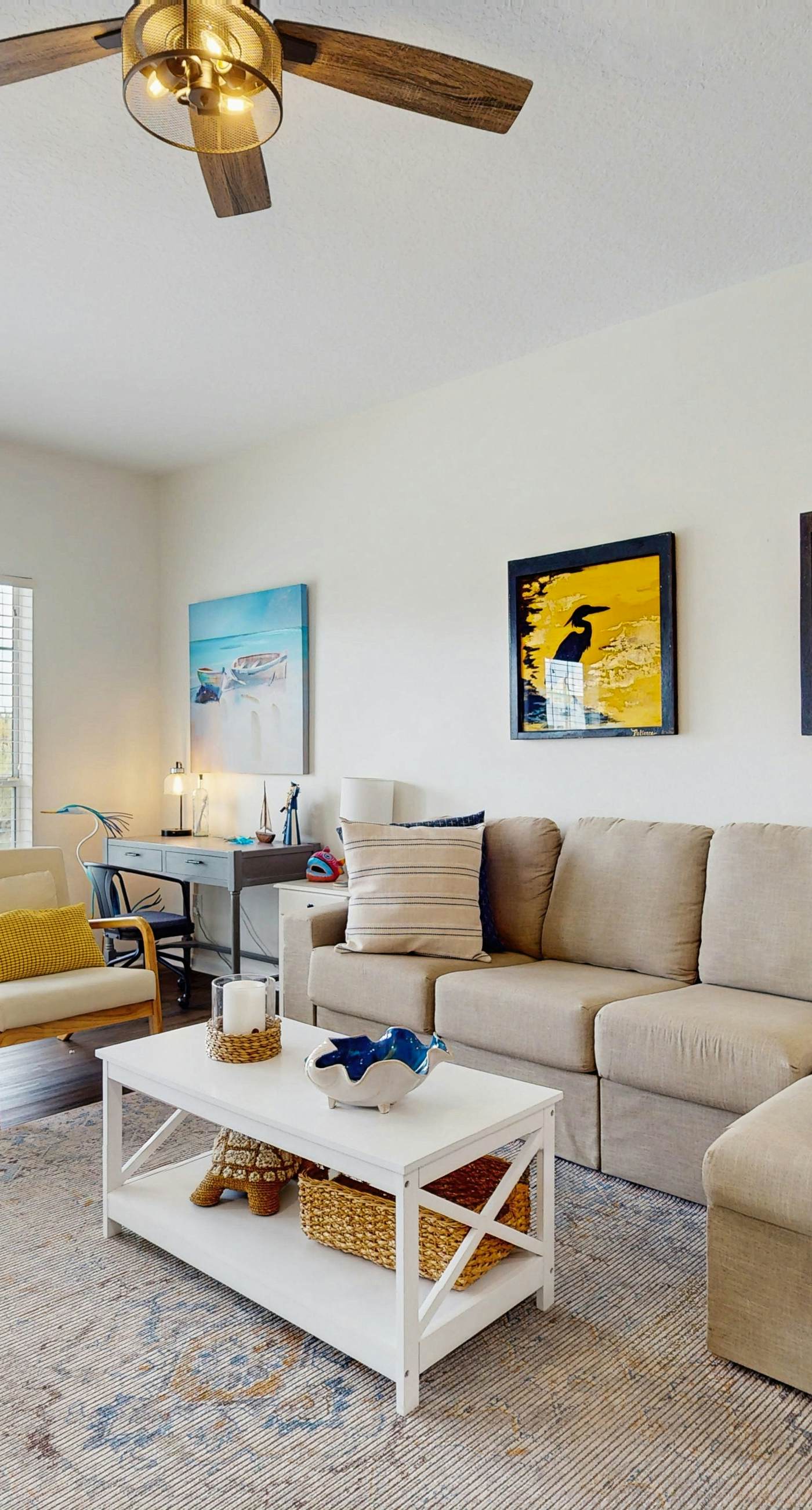 Gorgeous townhouse, plenty of space, family-friendly and close to everything!