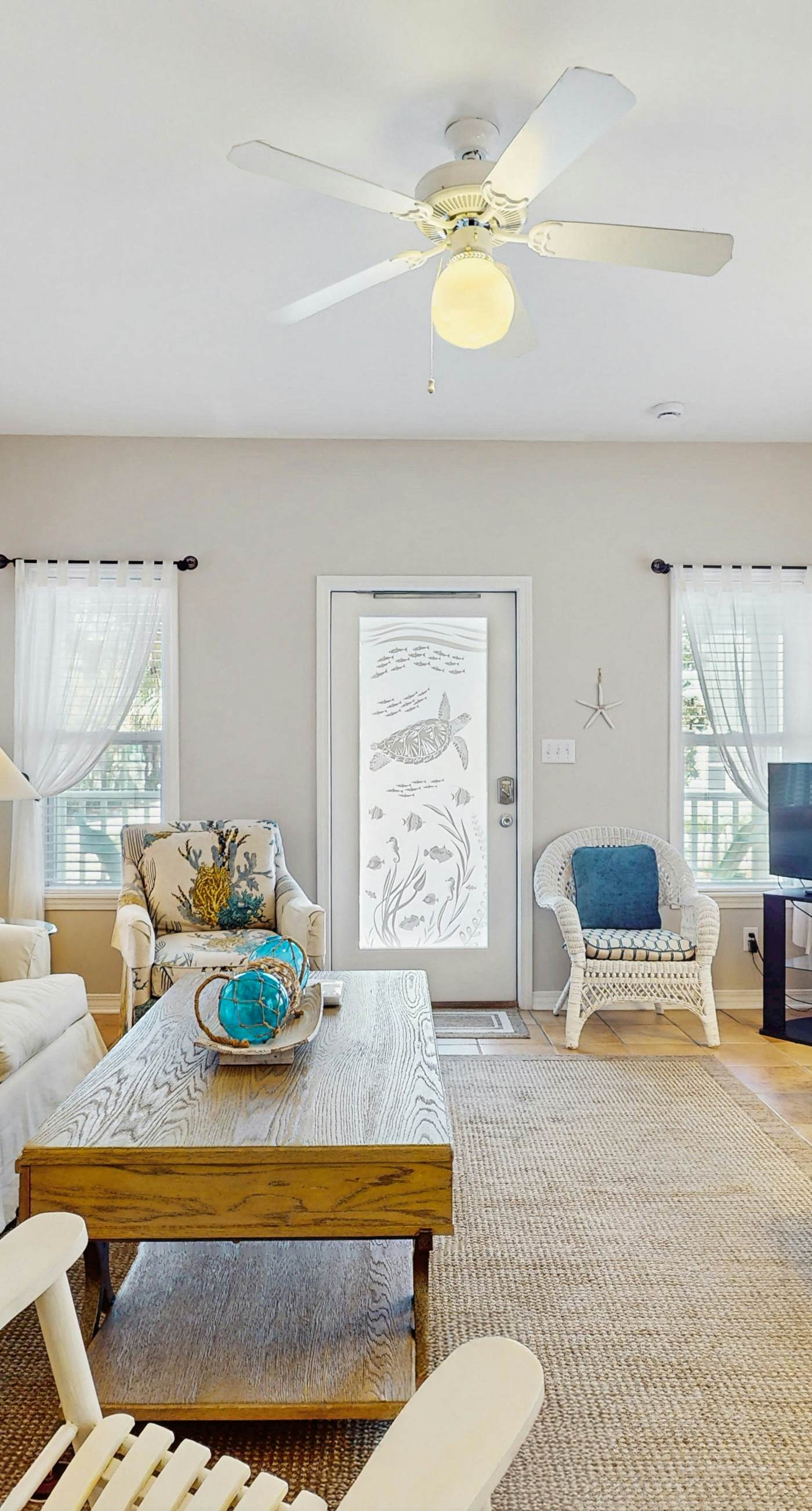 Family cottage with four porches & shared pool - walk to beach, dining & more