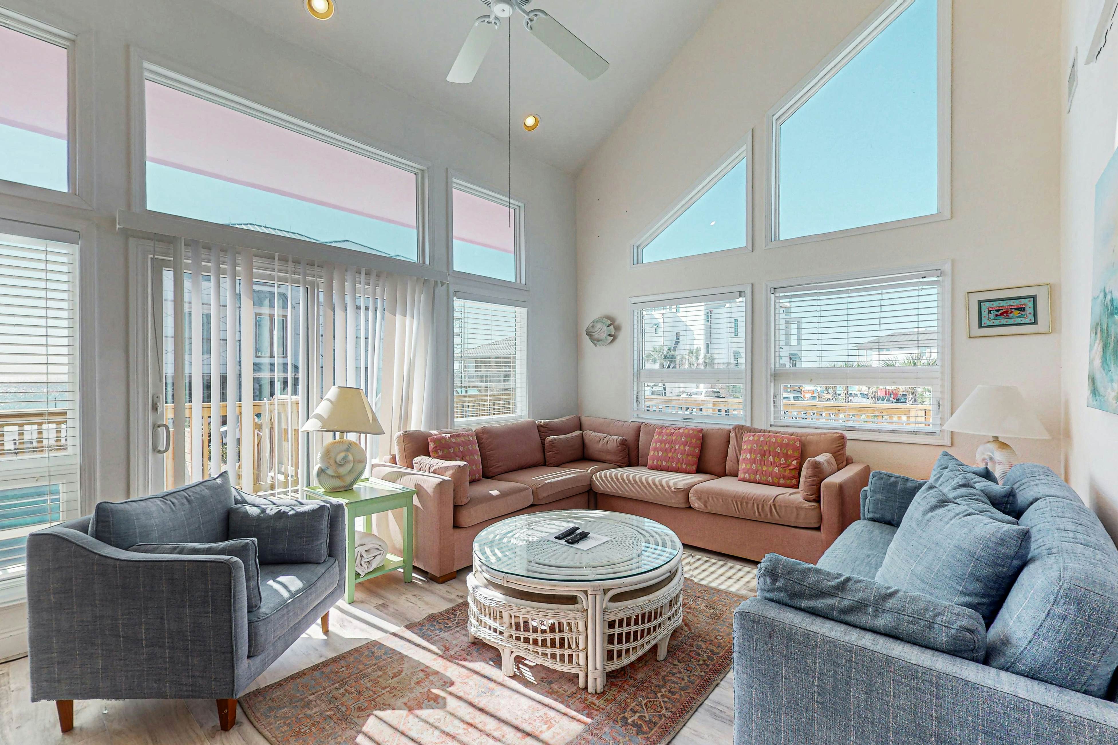 Gulf view home across the street from the beach - walk to shops,restaurants