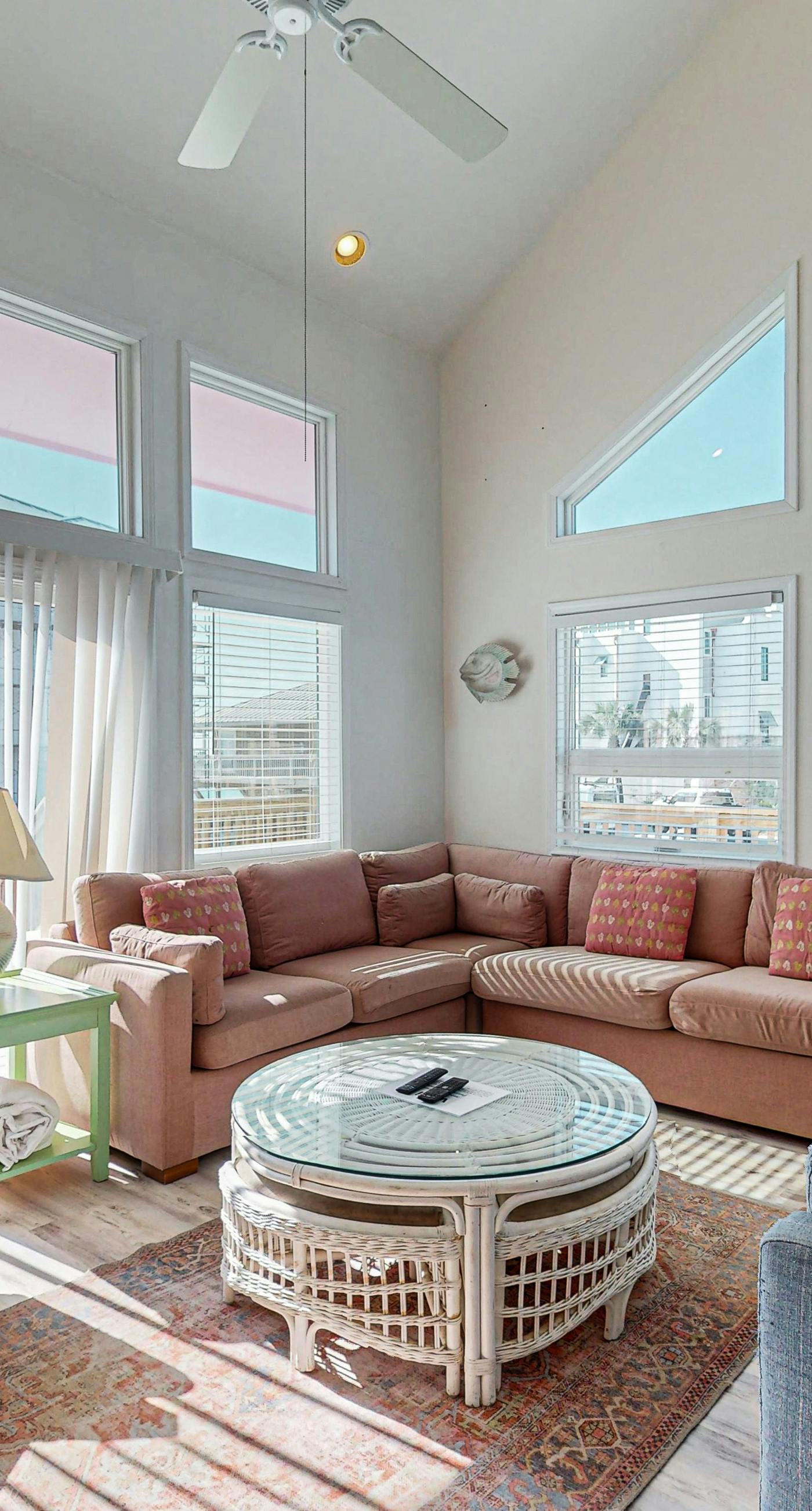 Gulf view home across the street from the beach - walk to shops,restaurants