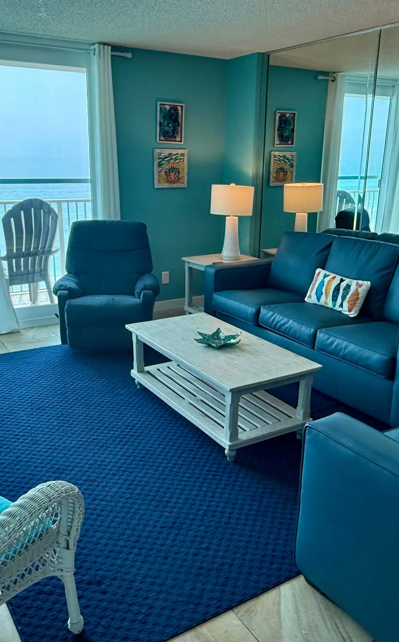 Beach front condo with washer&dryer, shared pool and beach access