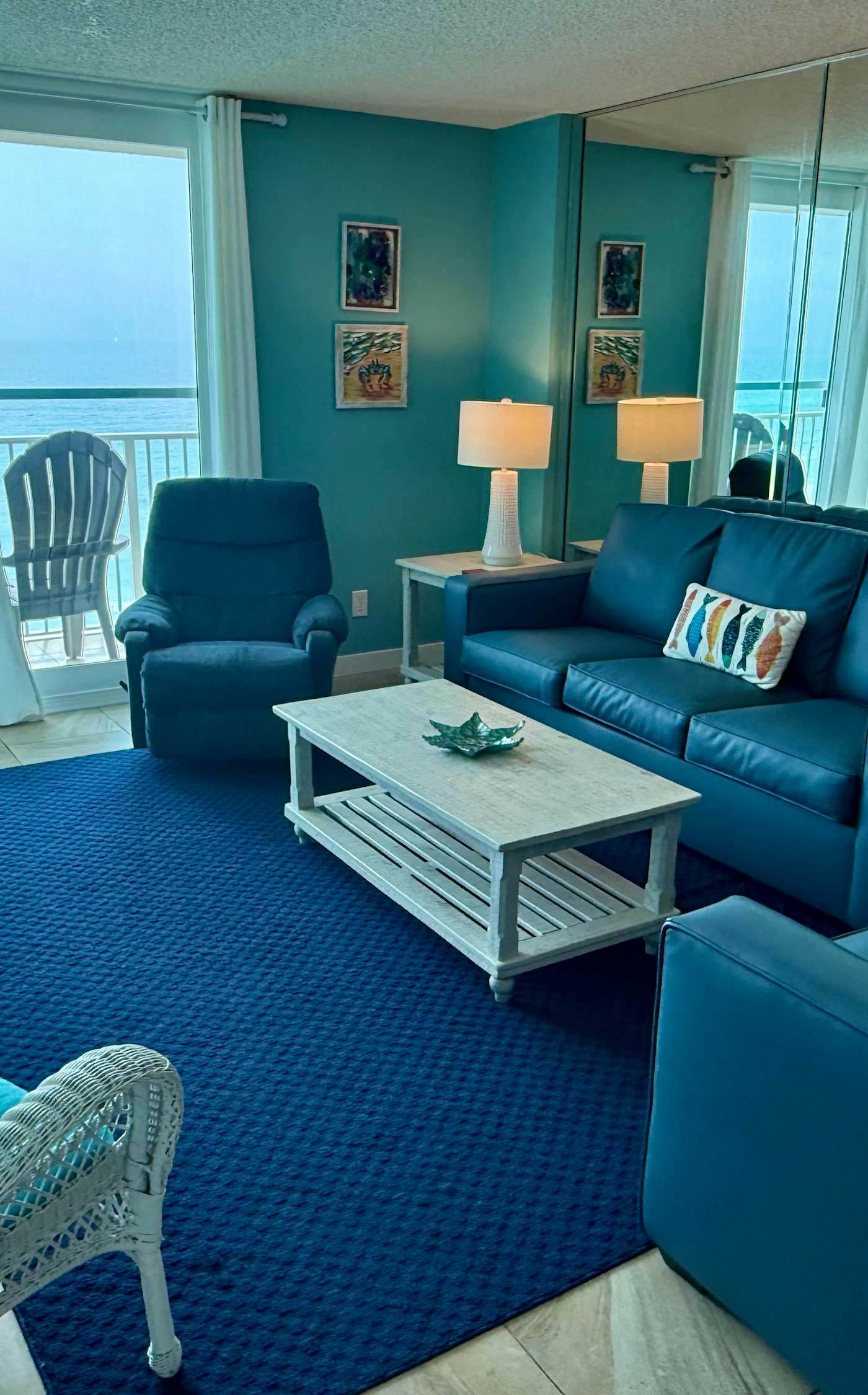 Beach front condo with washer&dryer, shared pool and beach access