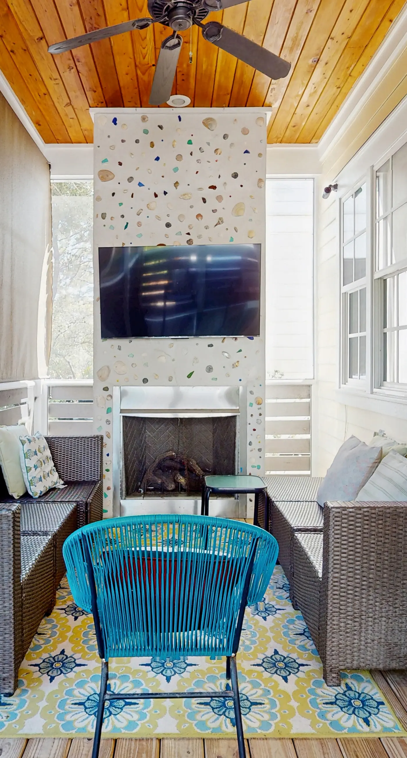 Scenic beachside retreat with abundant space and smooth access to the shore