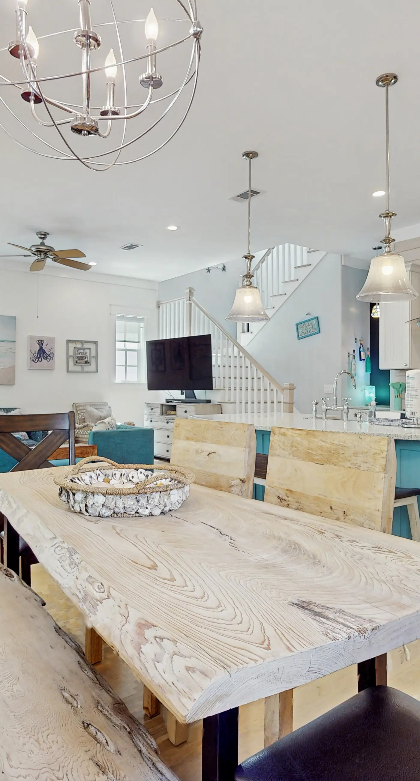 Scenic beachside retreat with abundant space and smooth access to the shore