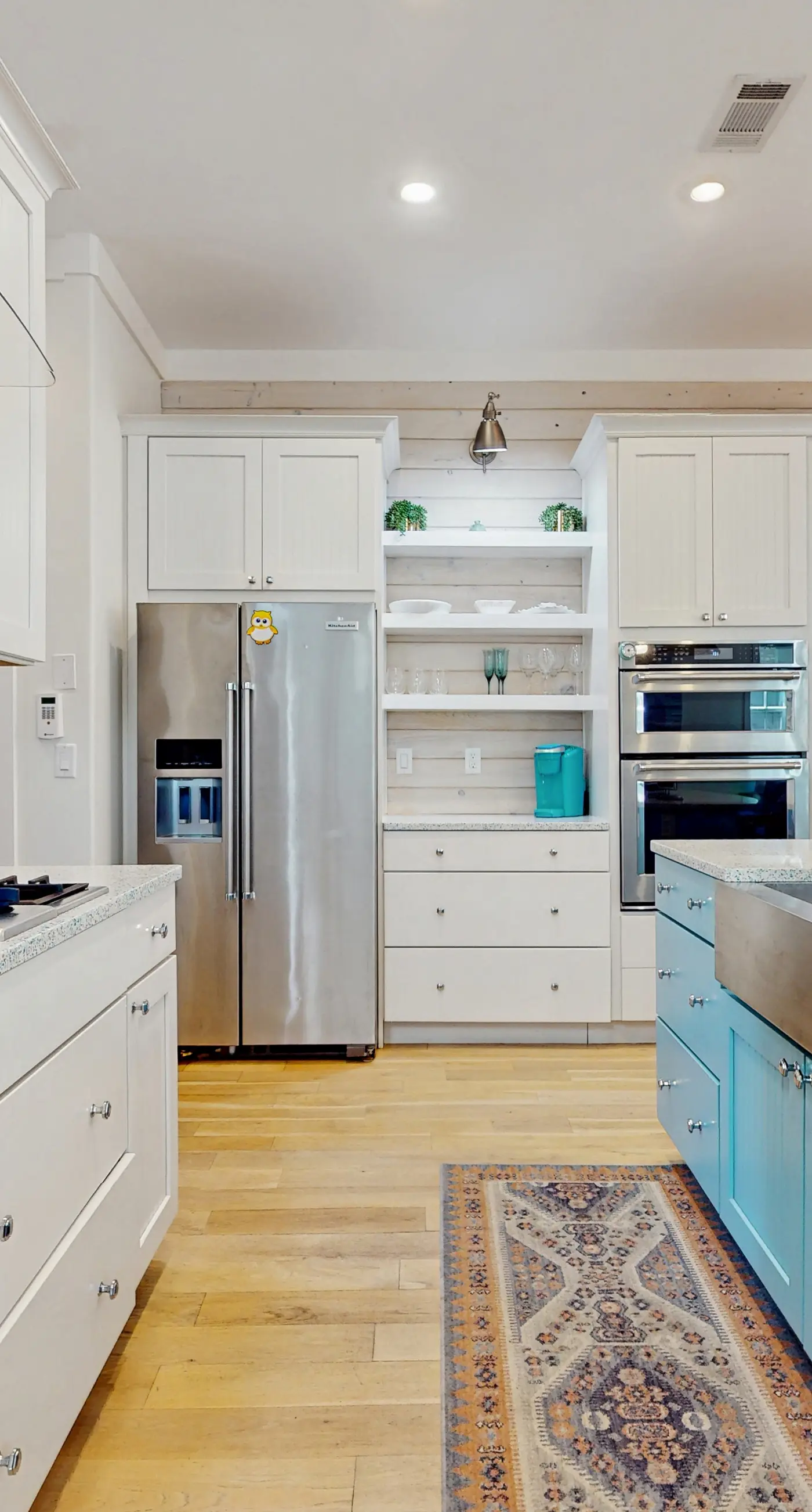 Scenic beachside retreat with abundant space and smooth access to the shore