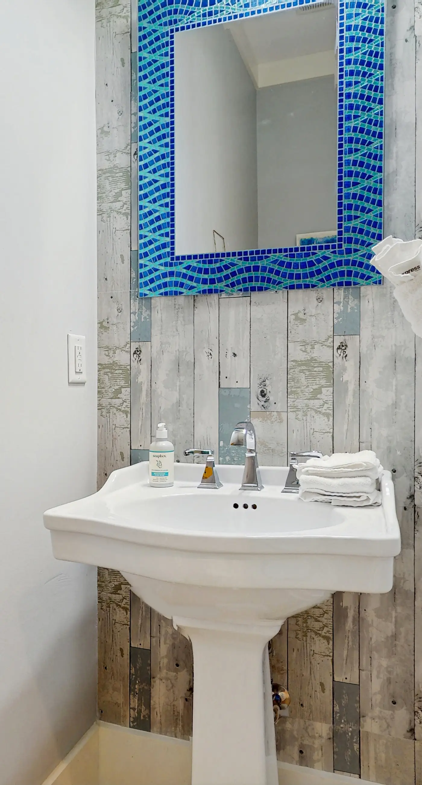 Scenic beachside retreat with abundant space and smooth access to the shore