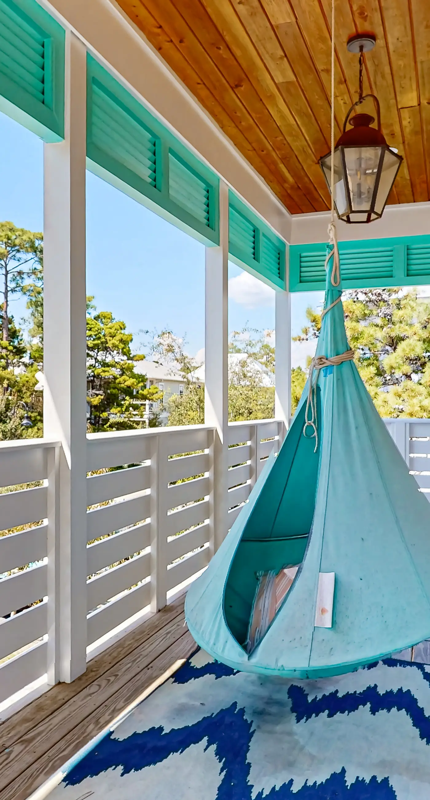 Scenic beachside retreat with abundant space and smooth access to the shore