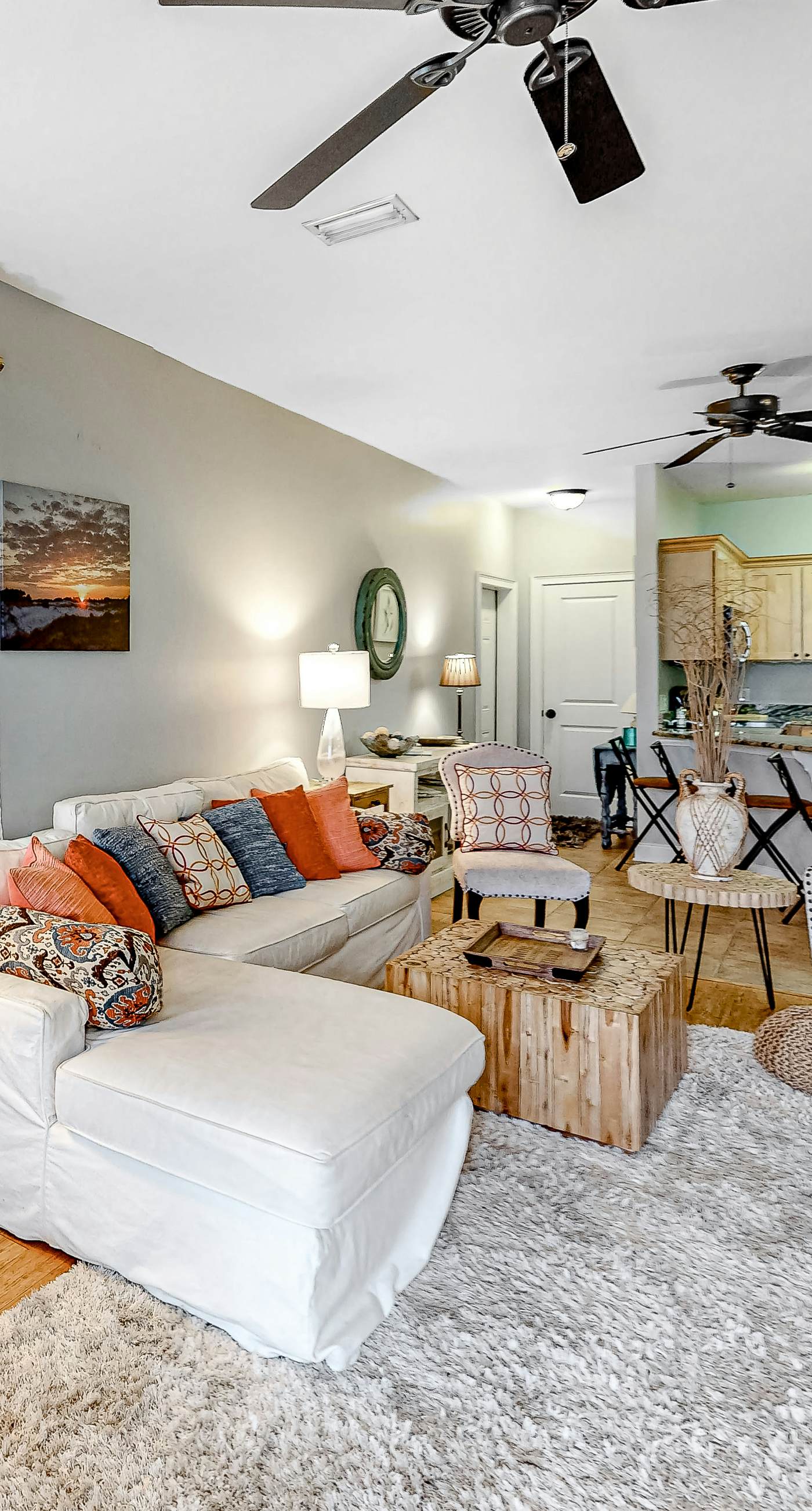 Cute, roomy condo with fast WiFi, AC, balcony, pool, & heated toilet seats