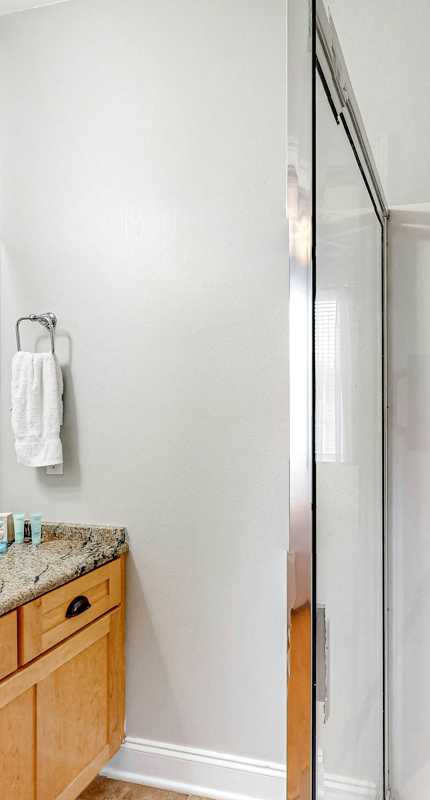 Cute, roomy condo with fast WiFi, AC, balcony, pool, & heated toilet seats