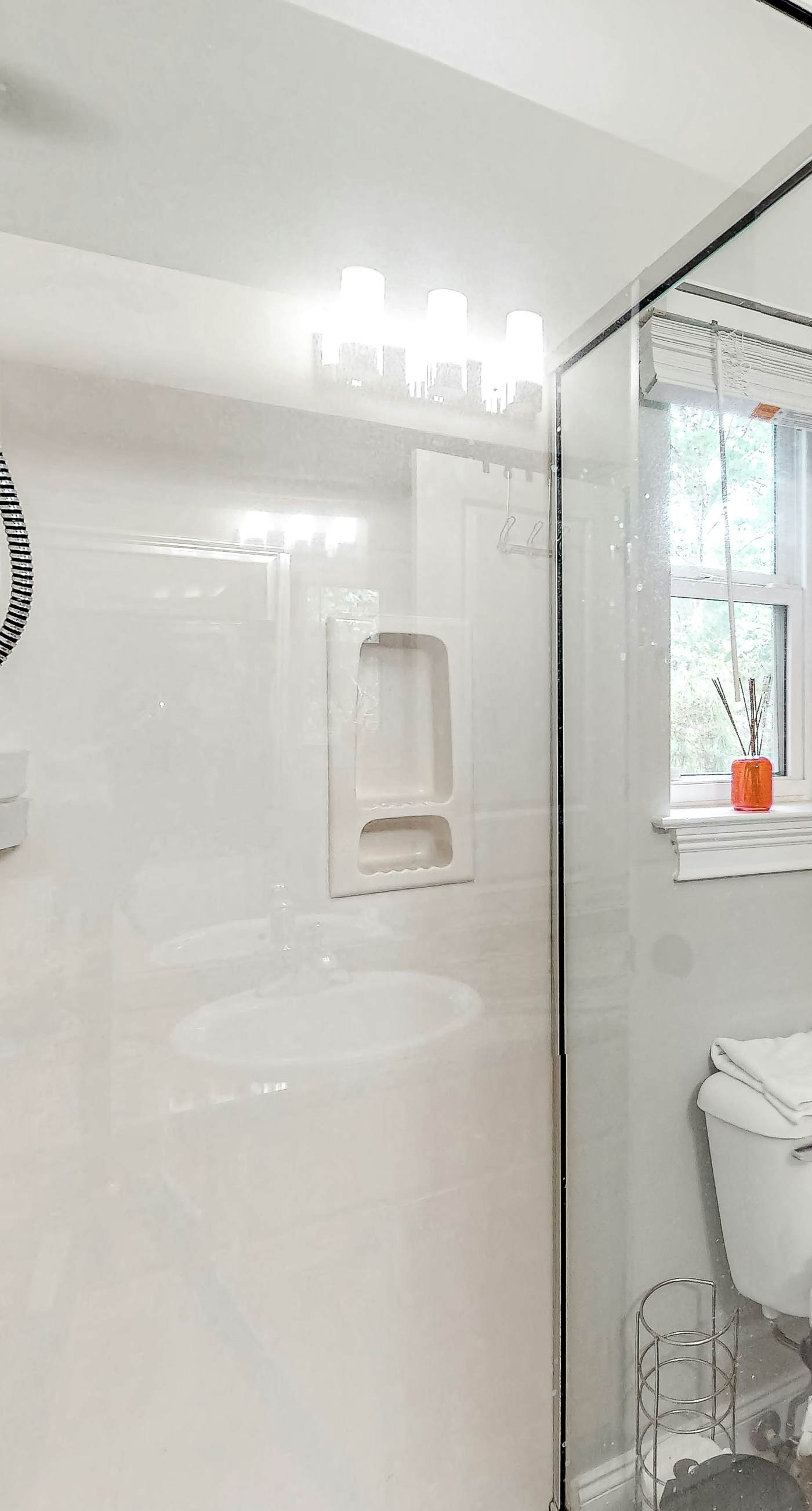 Cute, roomy condo with fast WiFi, AC, balcony, pool, & heated toilet seats