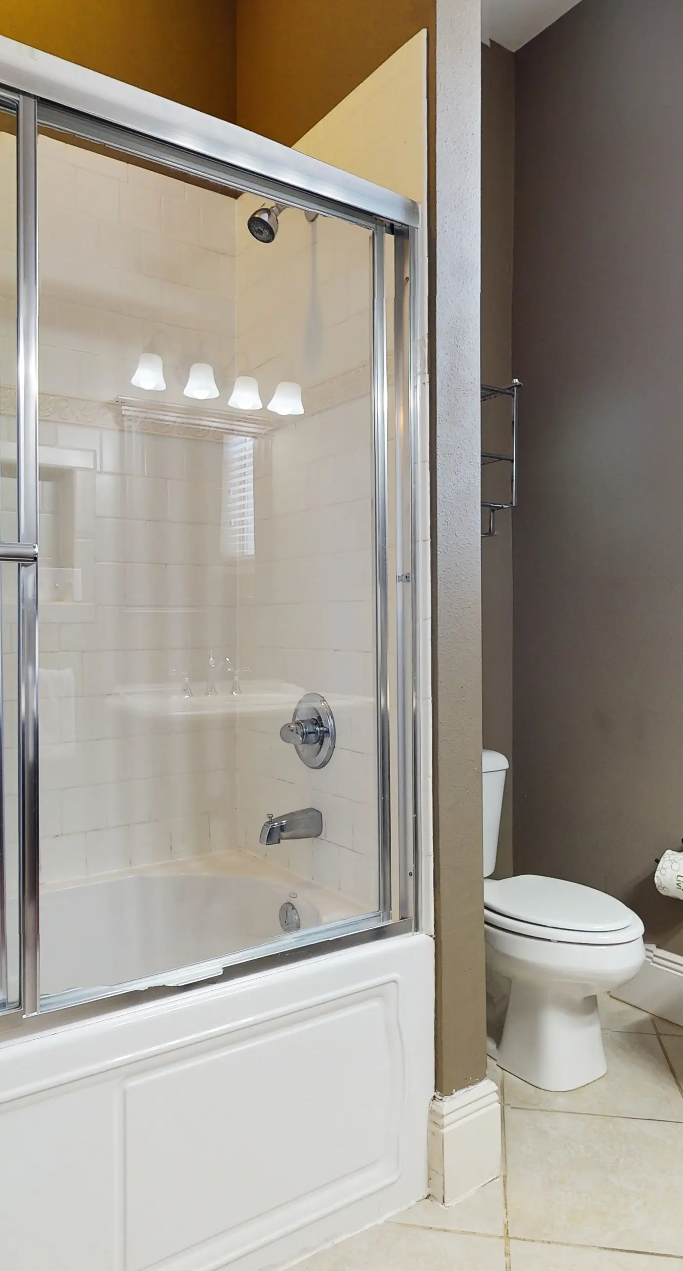 Tasteful beach condo at TopSail Village with pool & modern kitchen