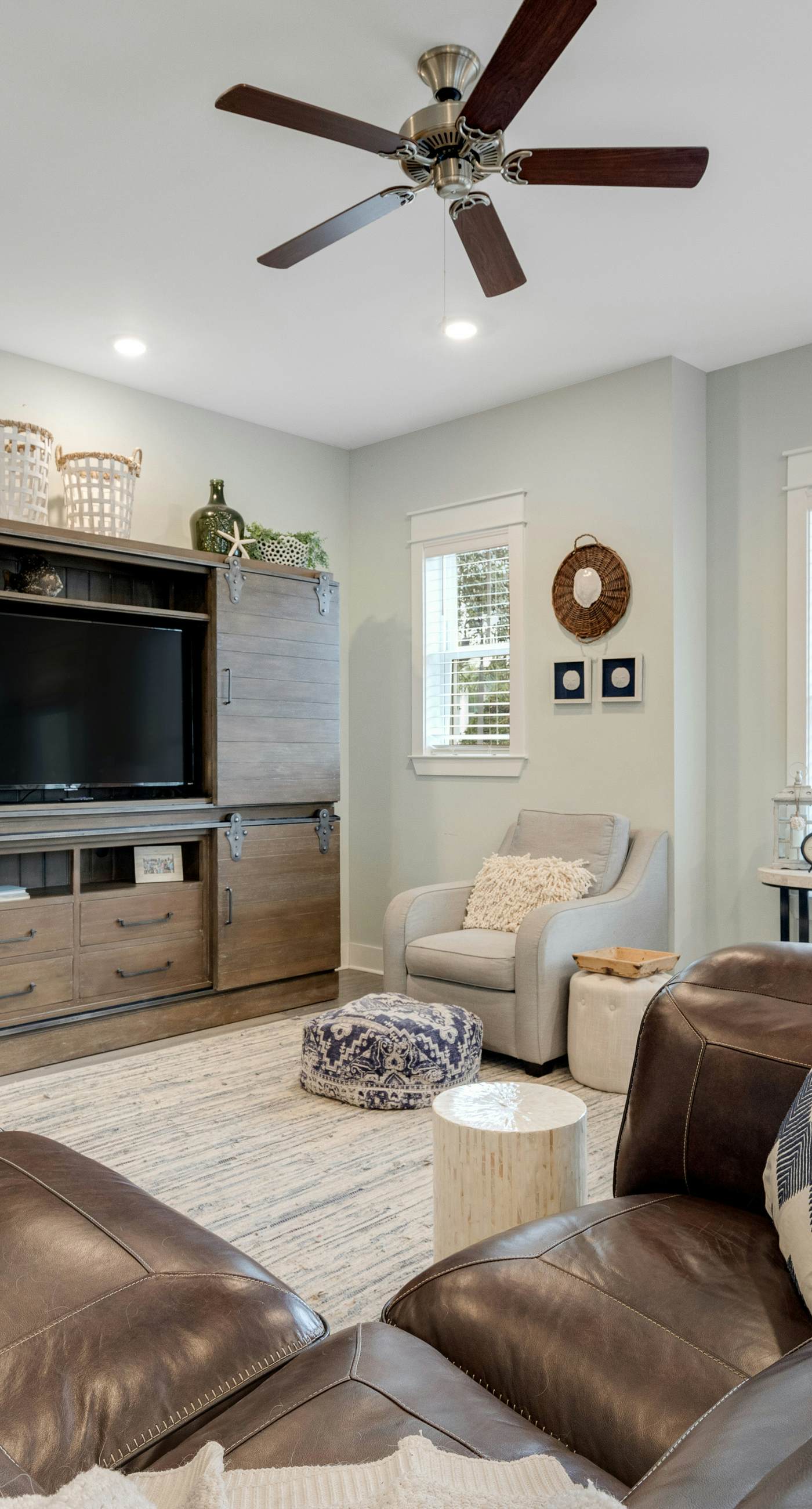 Classic beach home with shared pool access, WiFi, and central air conditioning