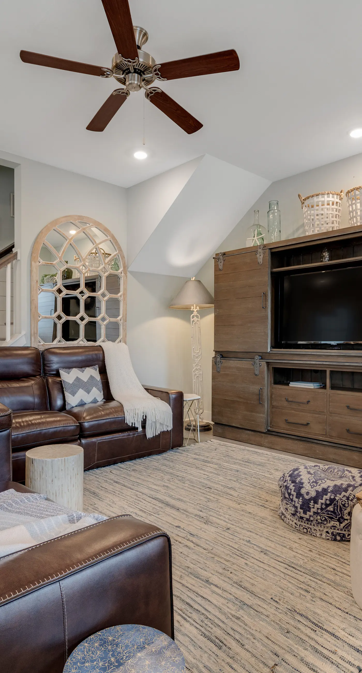 Classic beach home with shared pool access, WiFi, and central air conditioning