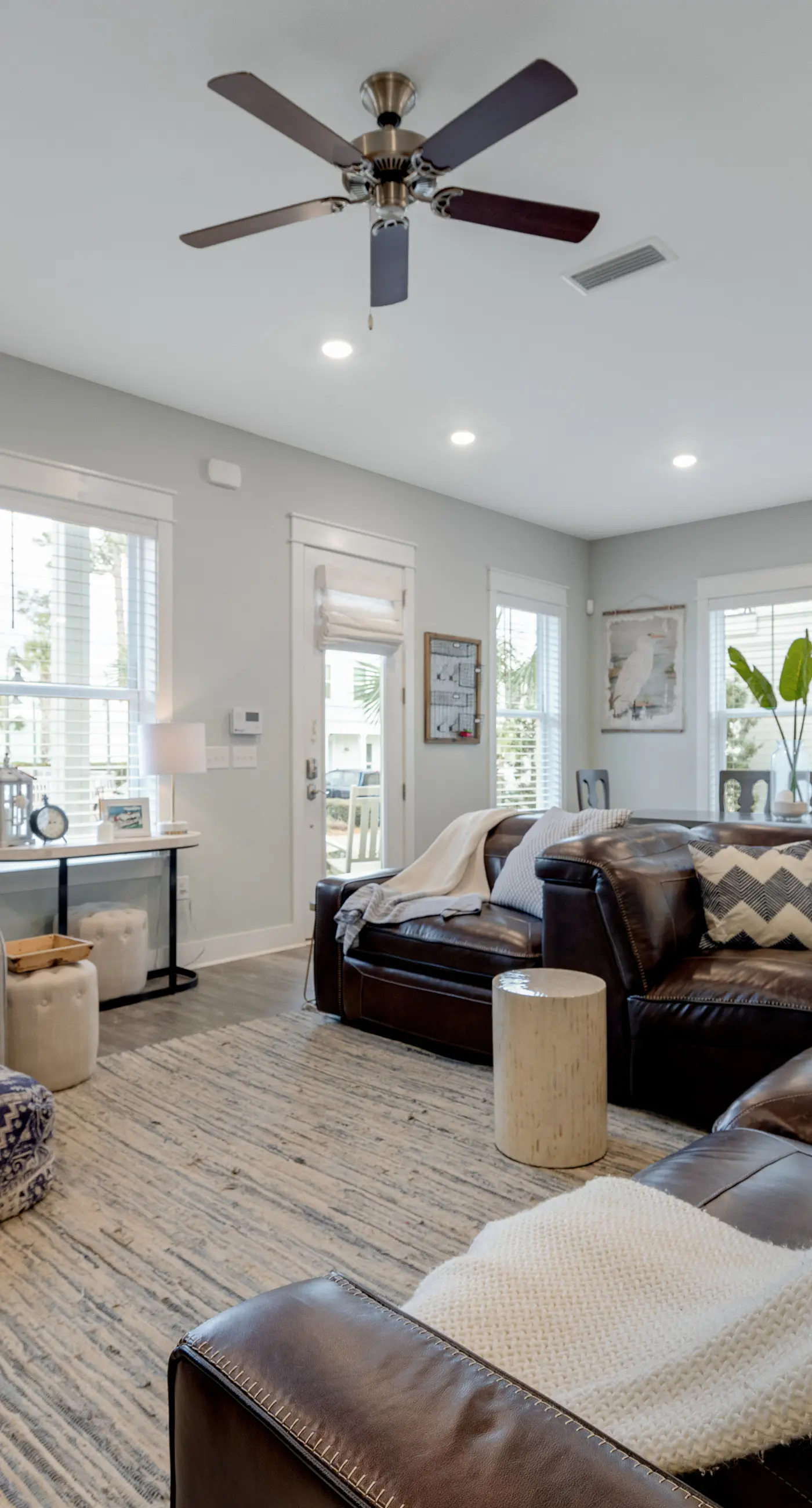Classic beach home with shared pool access, WiFi, and central air conditioning