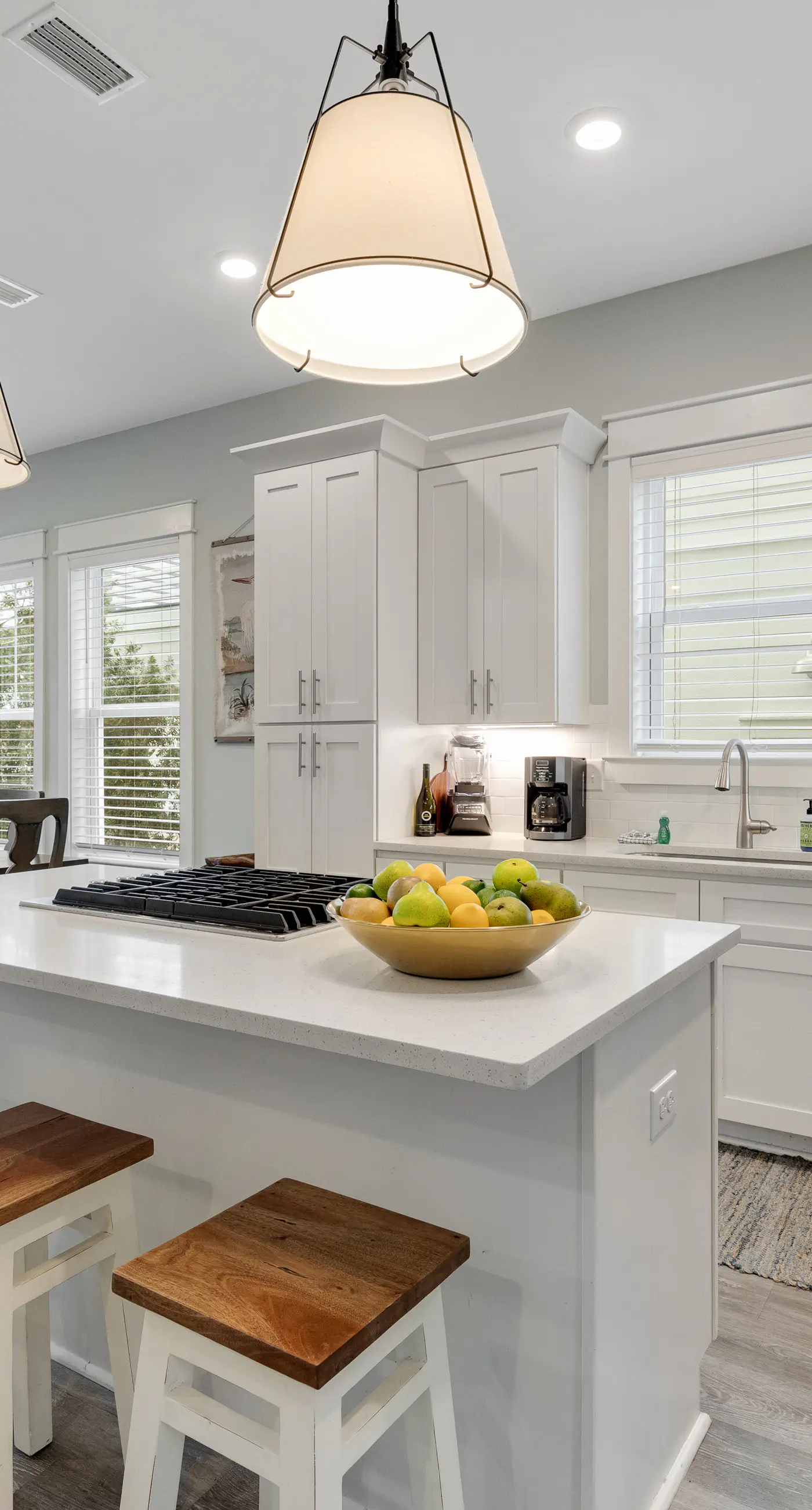 Classic beach home with shared pool access, WiFi, and central air conditioning