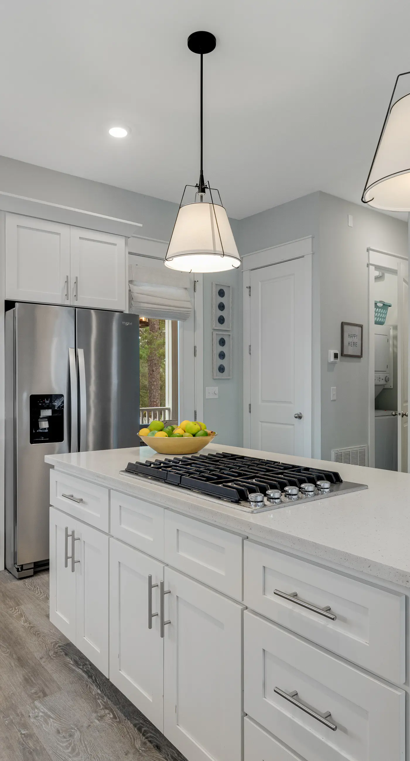 Classic beach home with shared pool access, WiFi, and central air conditioning