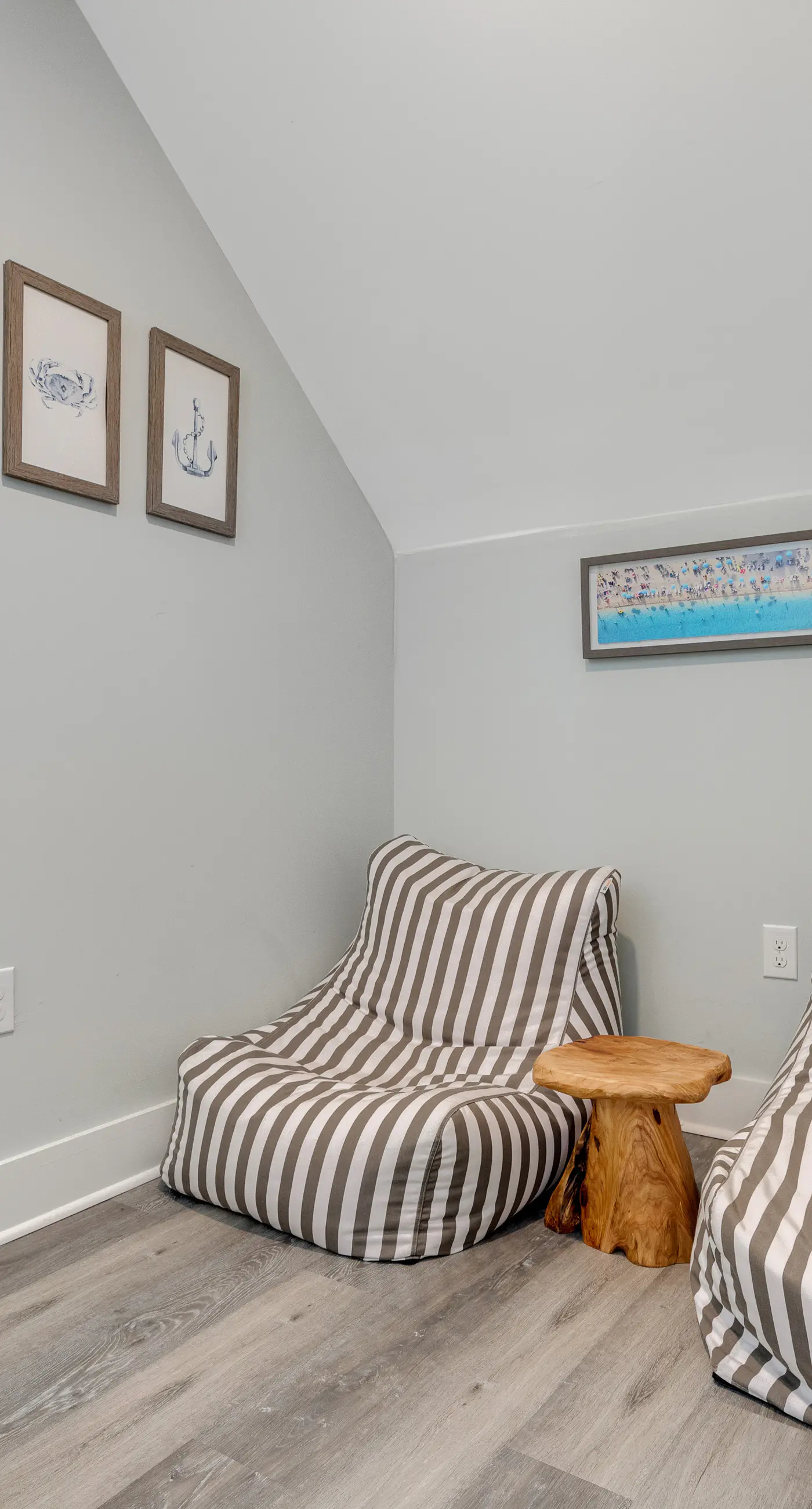 Classic beach home with shared pool access, WiFi, and central air conditioning