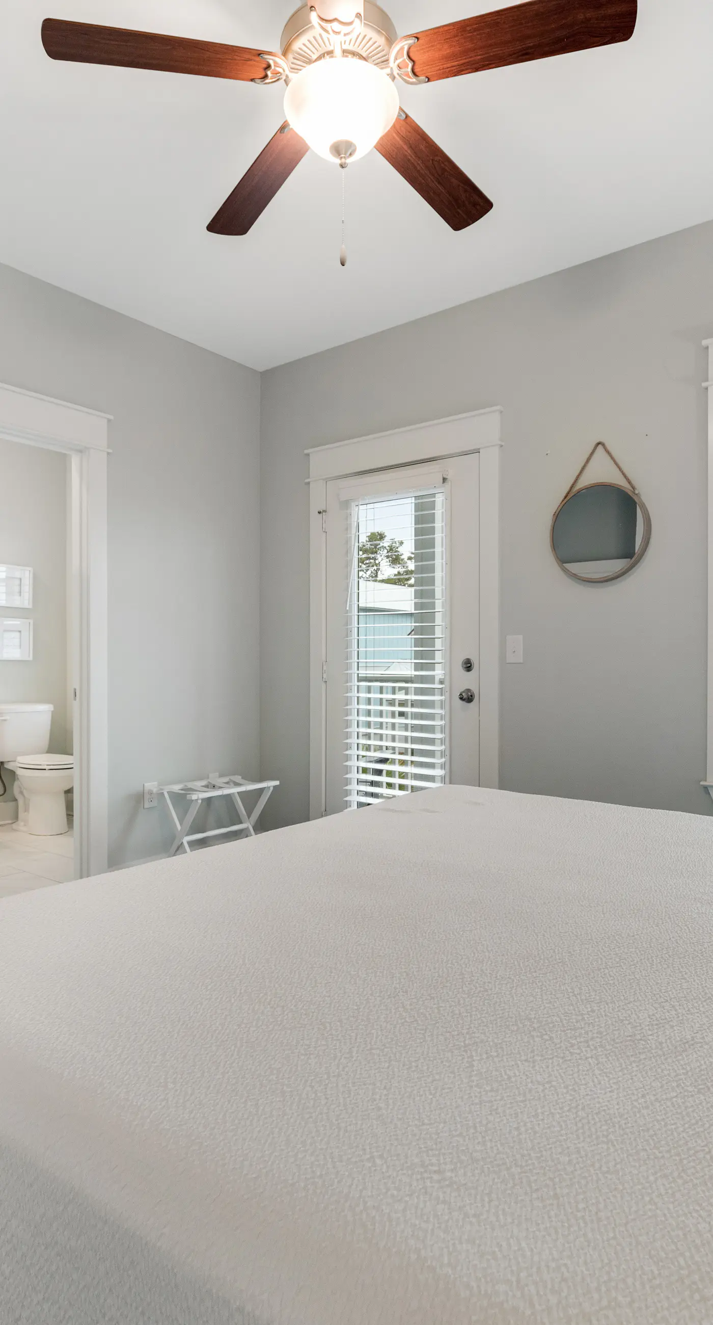Classic beach home with shared pool access, WiFi, and central air conditioning