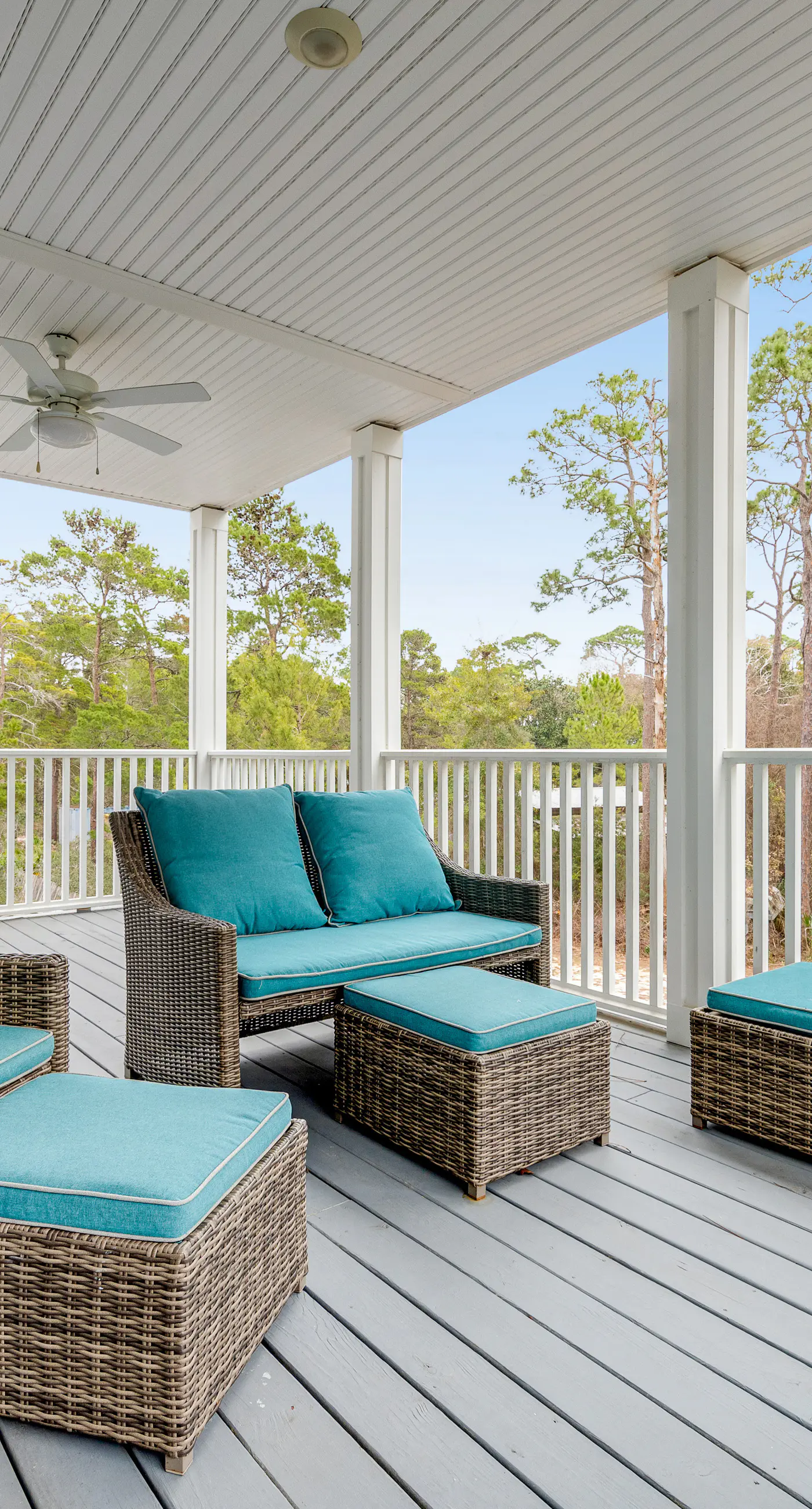 Classic beach home with shared pool access, WiFi, and central air conditioning
