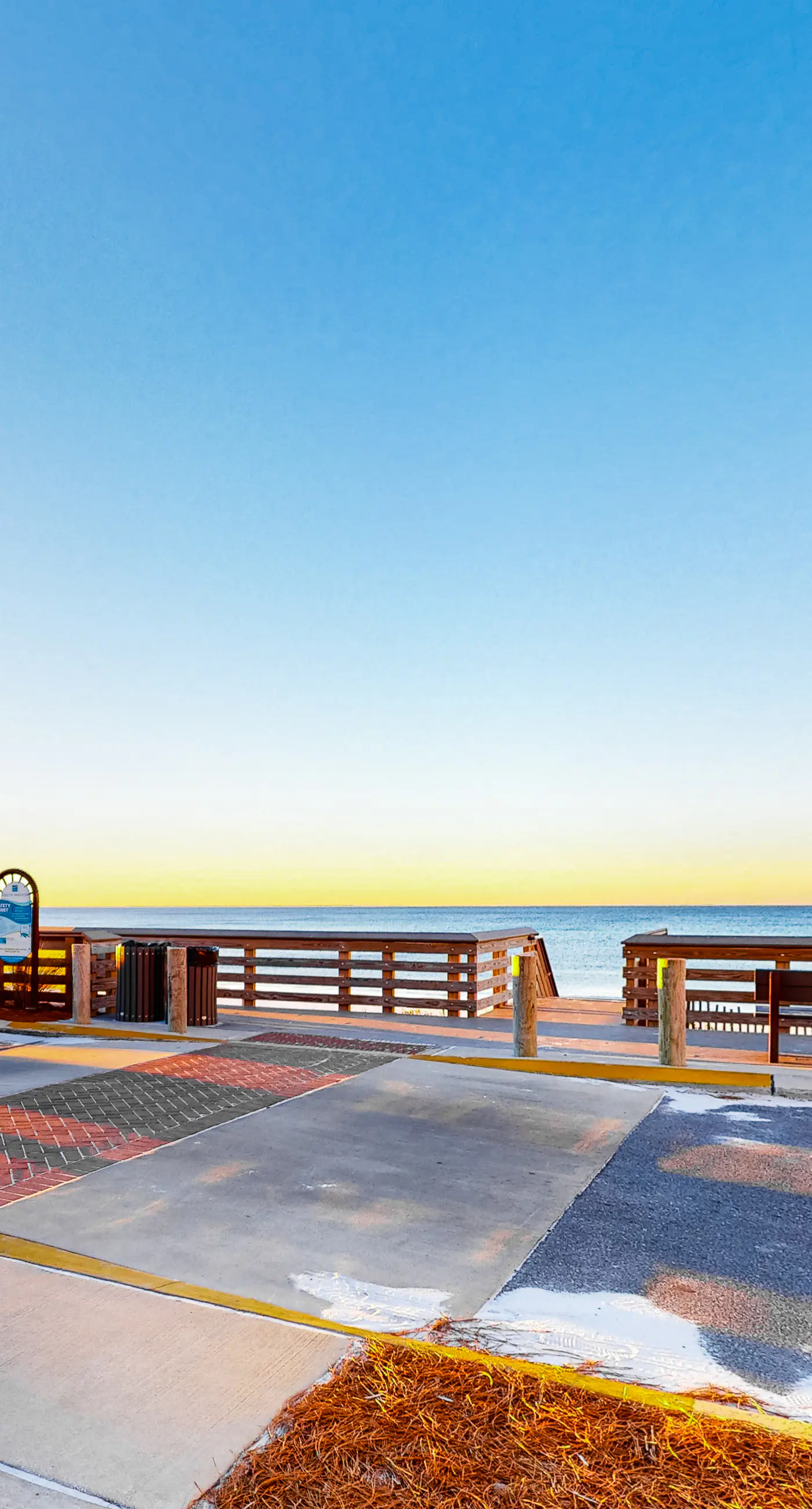 Classic beach home with shared pool access, WiFi, and central air conditioning