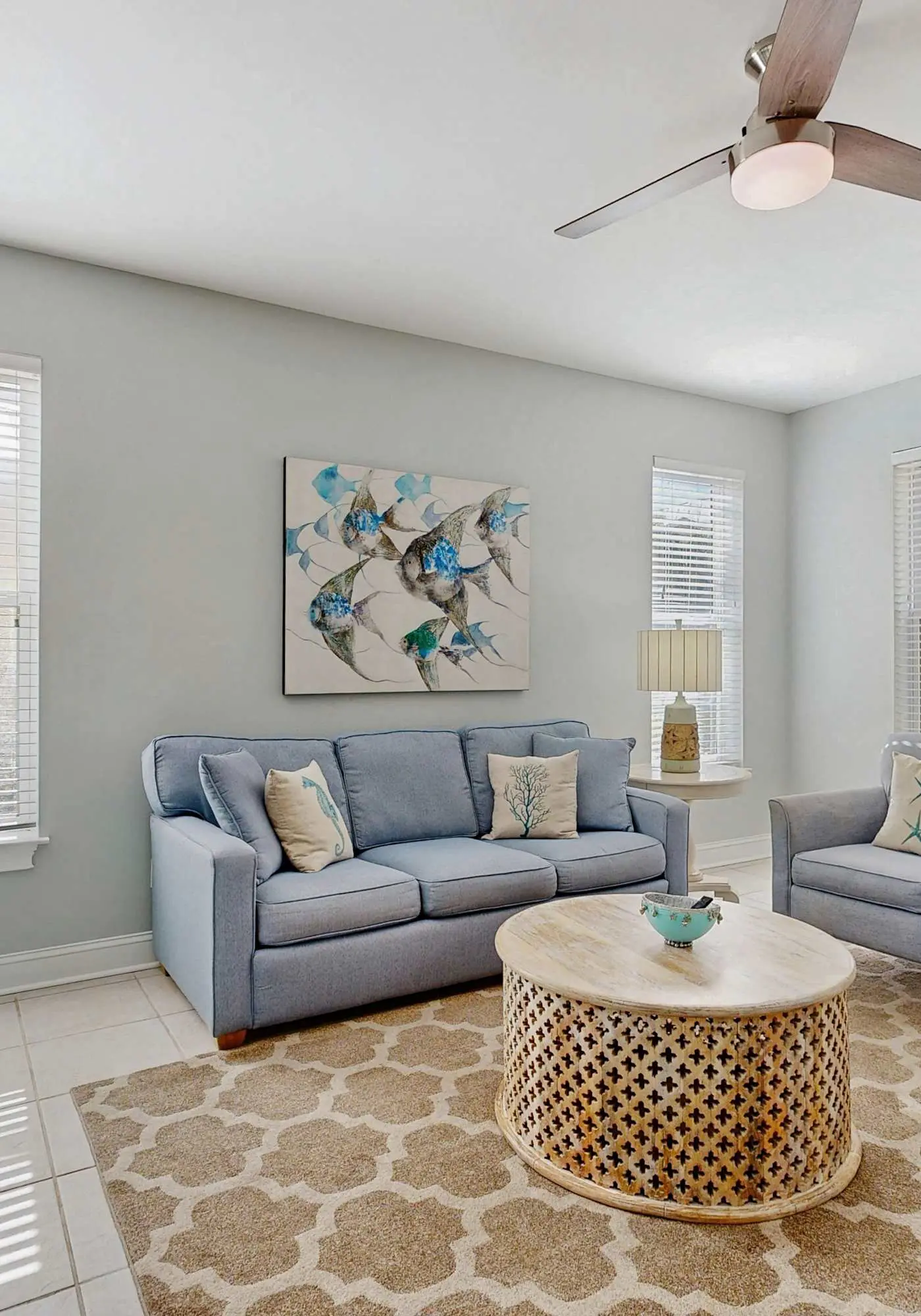 Condo near the beach with outdoor pool, BBQ, washer/dryer, streaming, central AC