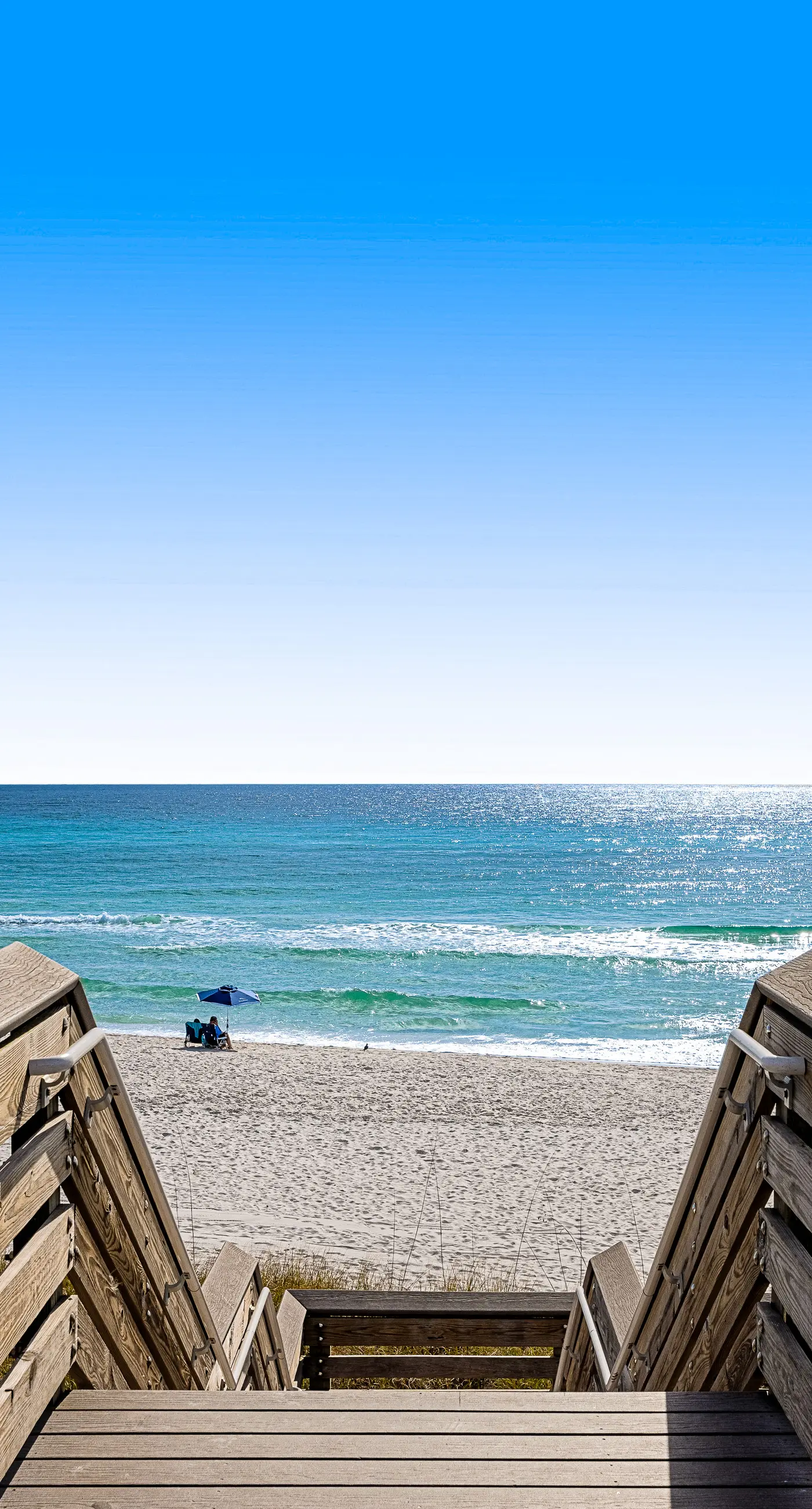 Spacious & sun-filled  retreat with pool, patio, & W/D - short walk to the beach