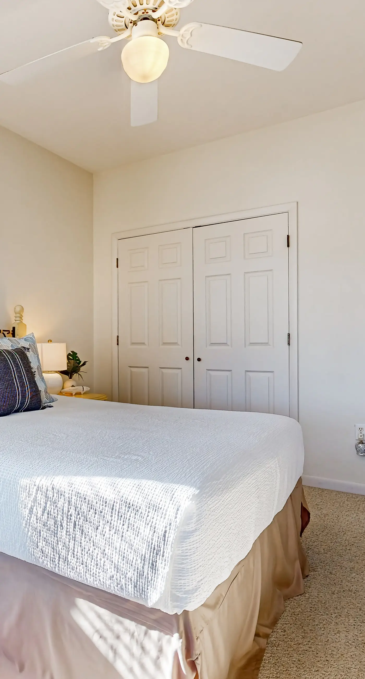 Spacious & sun-filled  retreat with pool, patio, & W/D - short walk to the beach