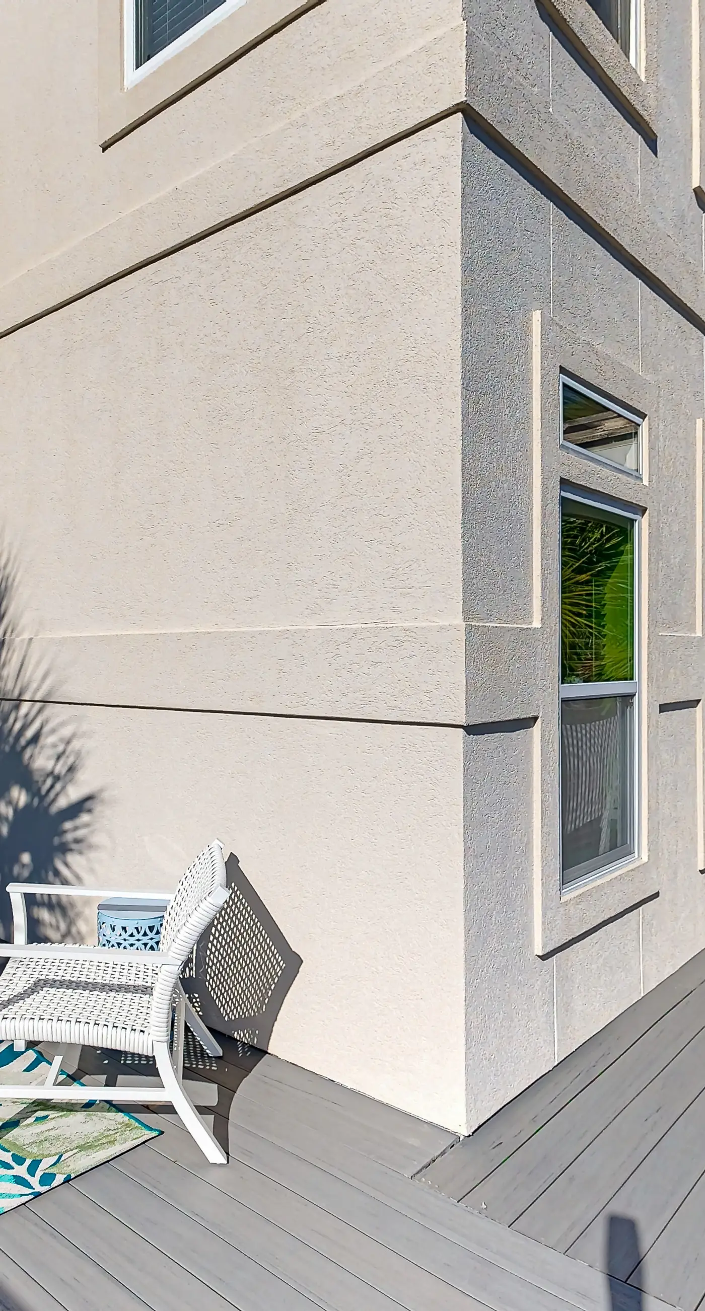 Spacious & sun-filled  retreat with pool, patio, & W/D - short walk to the beach