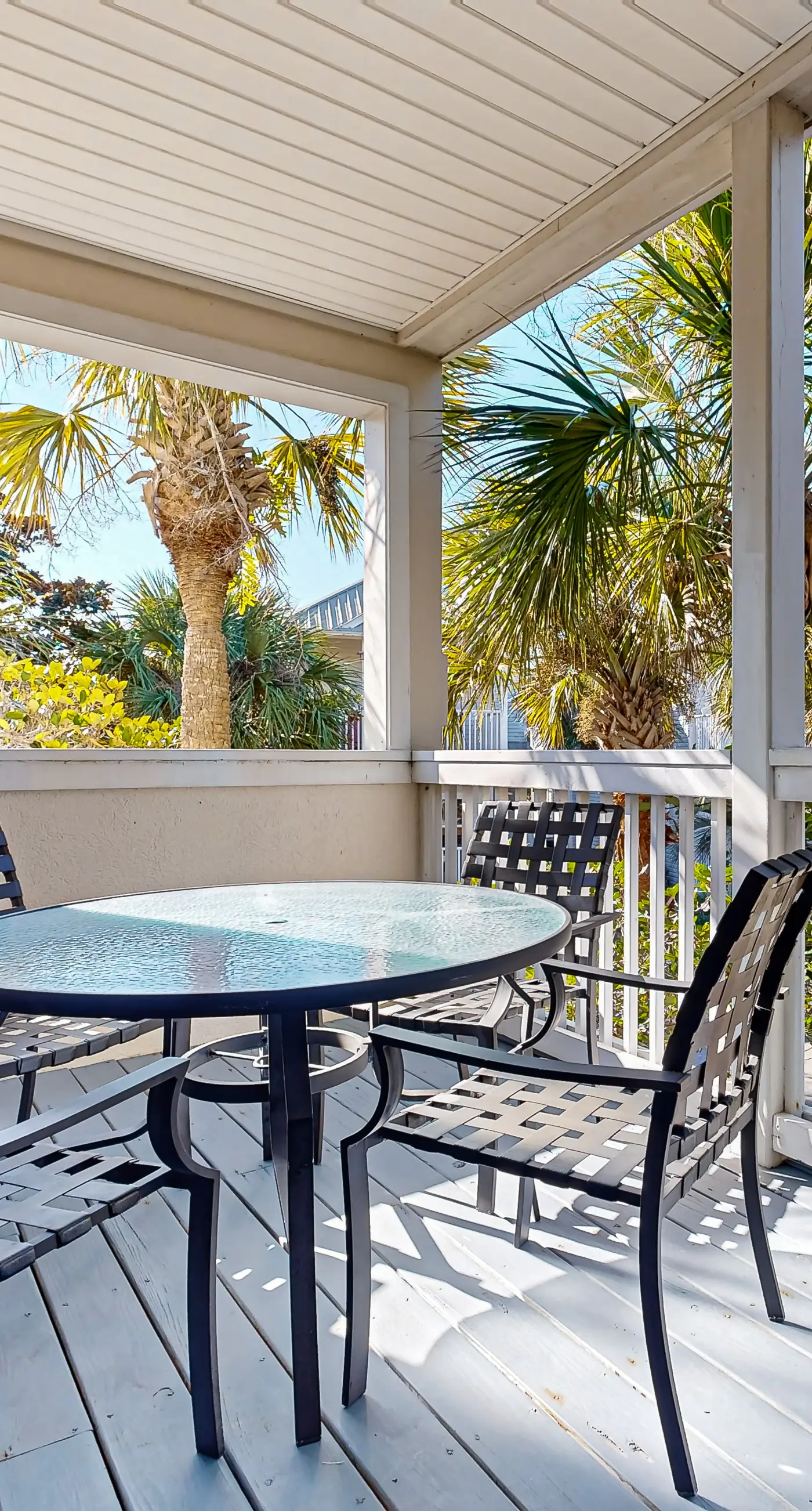 Spacious & sun-filled  retreat with pool, patio, & W/D - short walk to the beach