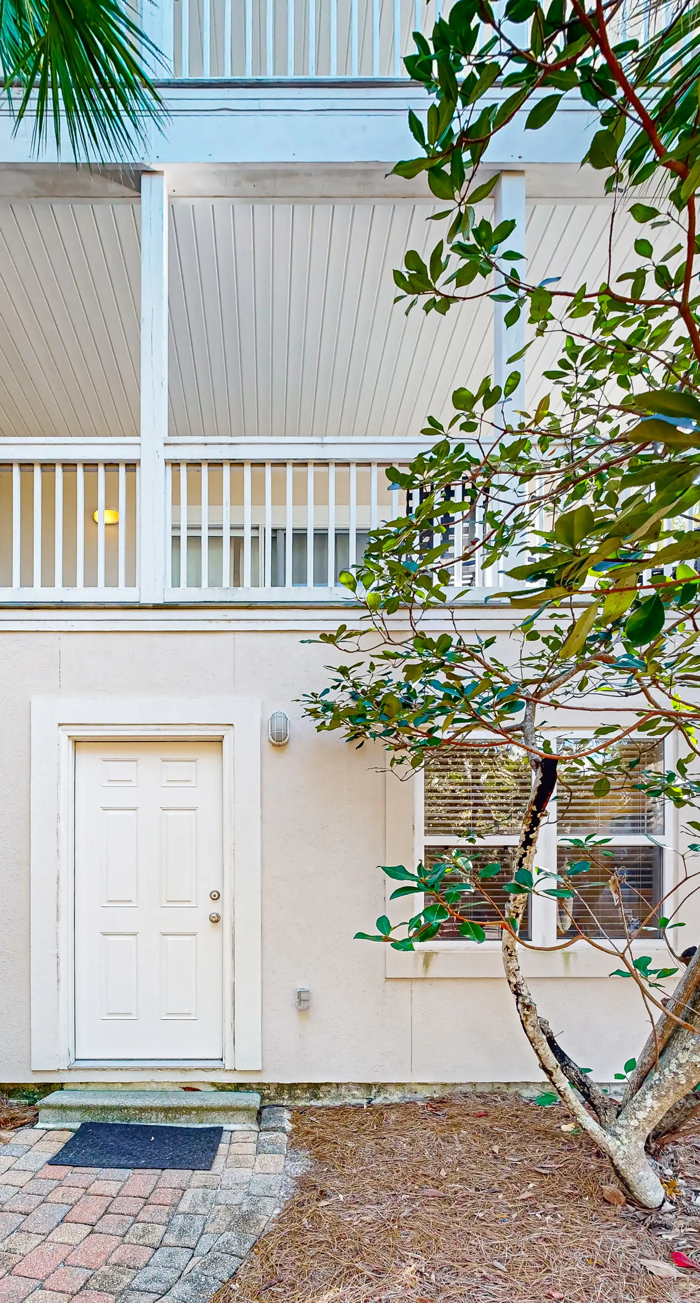 Spacious & sun-filled  retreat with pool, patio, & W/D - short walk to the beach