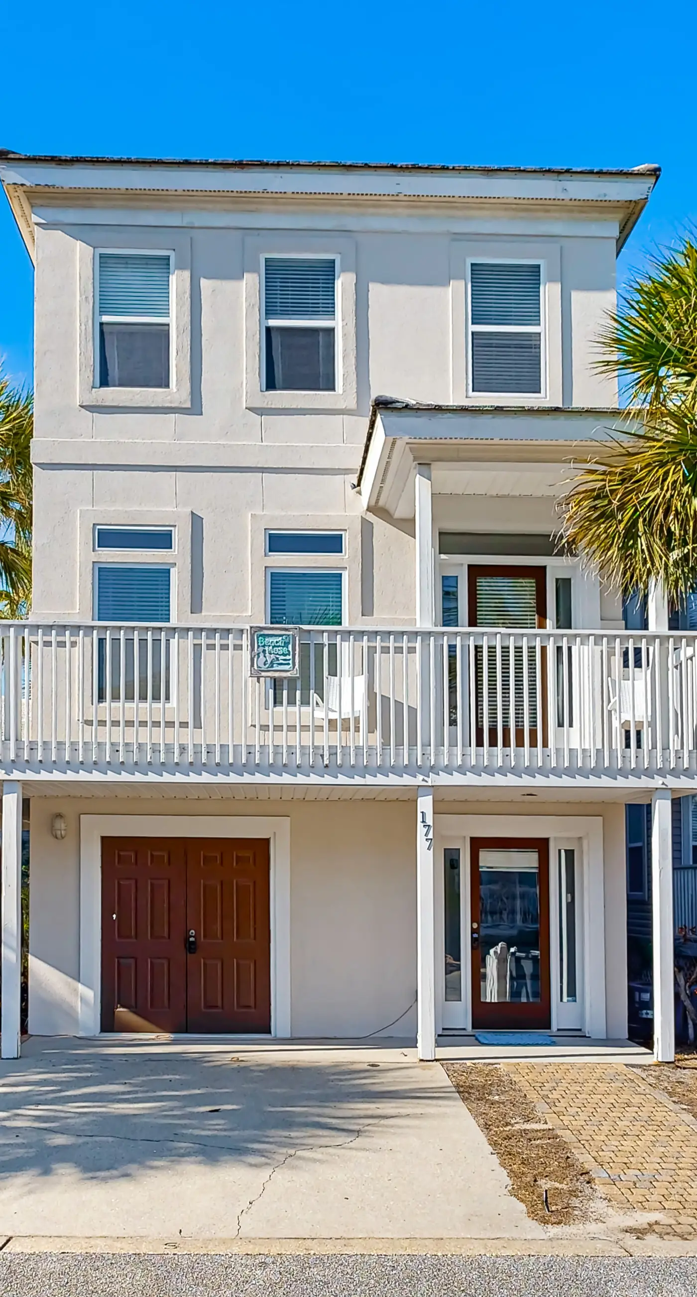 Spacious & sun-filled  retreat with pool, patio, & W/D - short walk to the beach