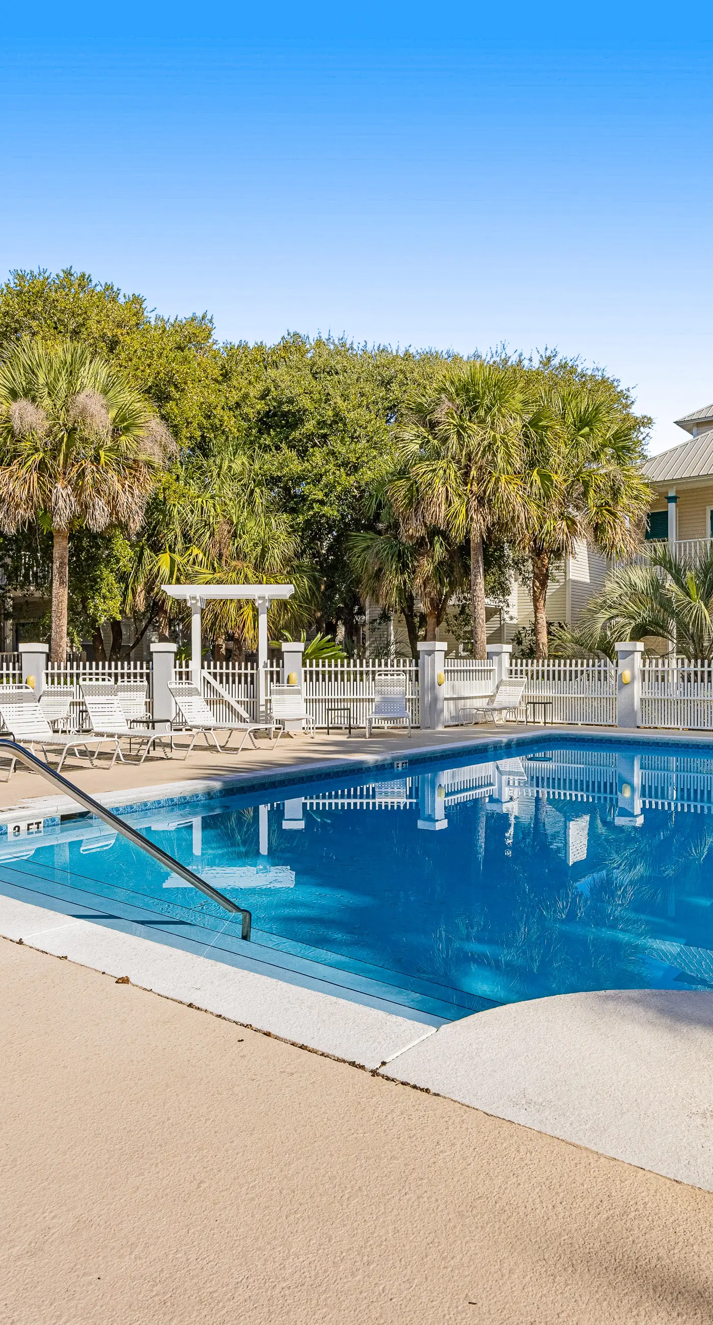 Spacious & sun-filled  retreat with pool, patio, & W/D - short walk to the beach
