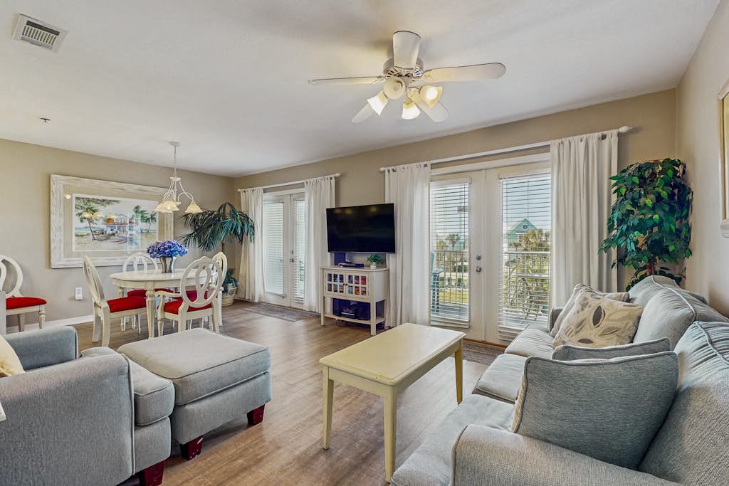 Bright Santa Rosa Beach Villa with community pools & hot tub - Next to Gulf