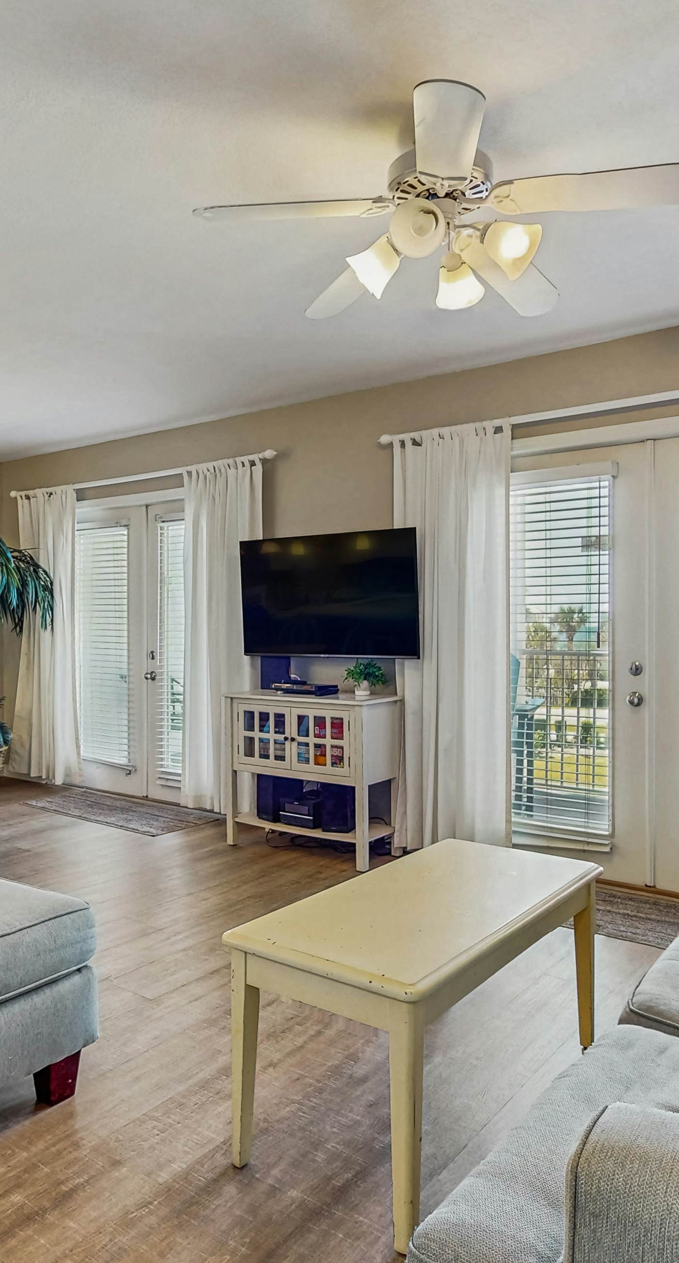 Bright Santa Rosa Beach Villa with community pools & hot tub - Next to Gulf