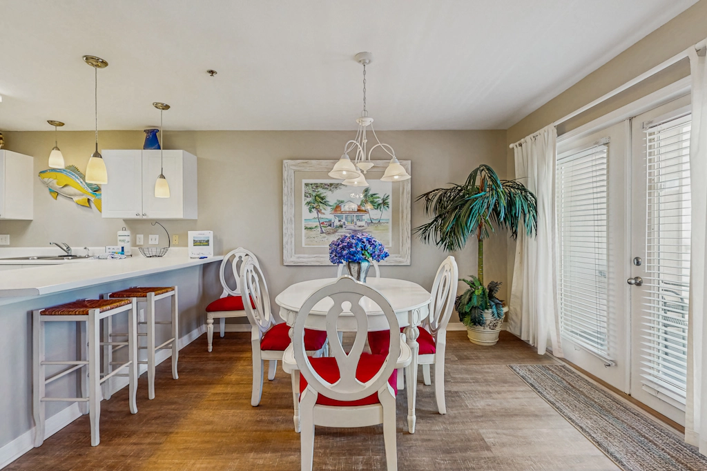 Bright Santa Rosa Beach Villa with community pools & hot tub - Next to Gulf