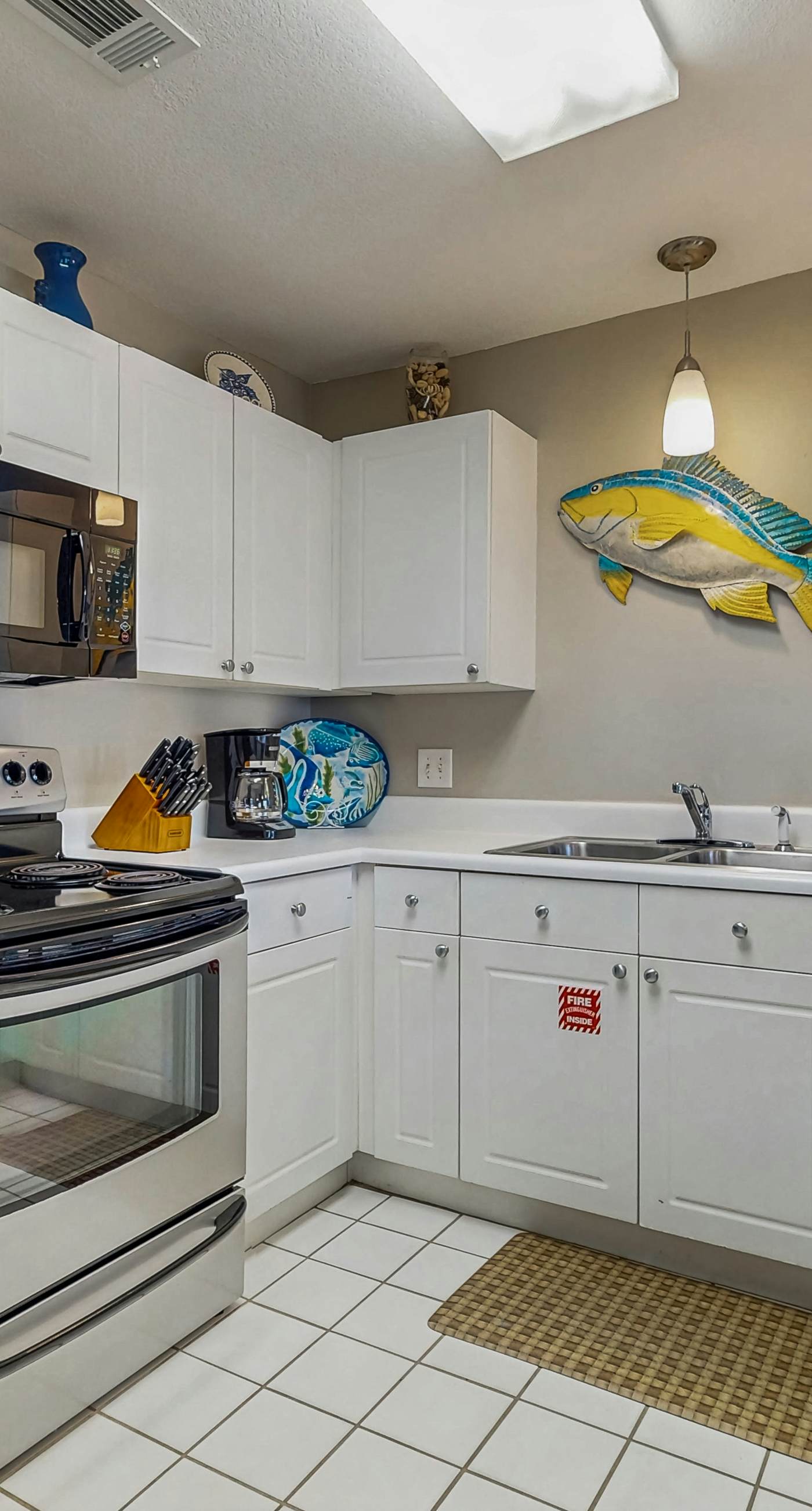 Bright Santa Rosa Beach Villa with community pools & hot tub - Next to Gulf