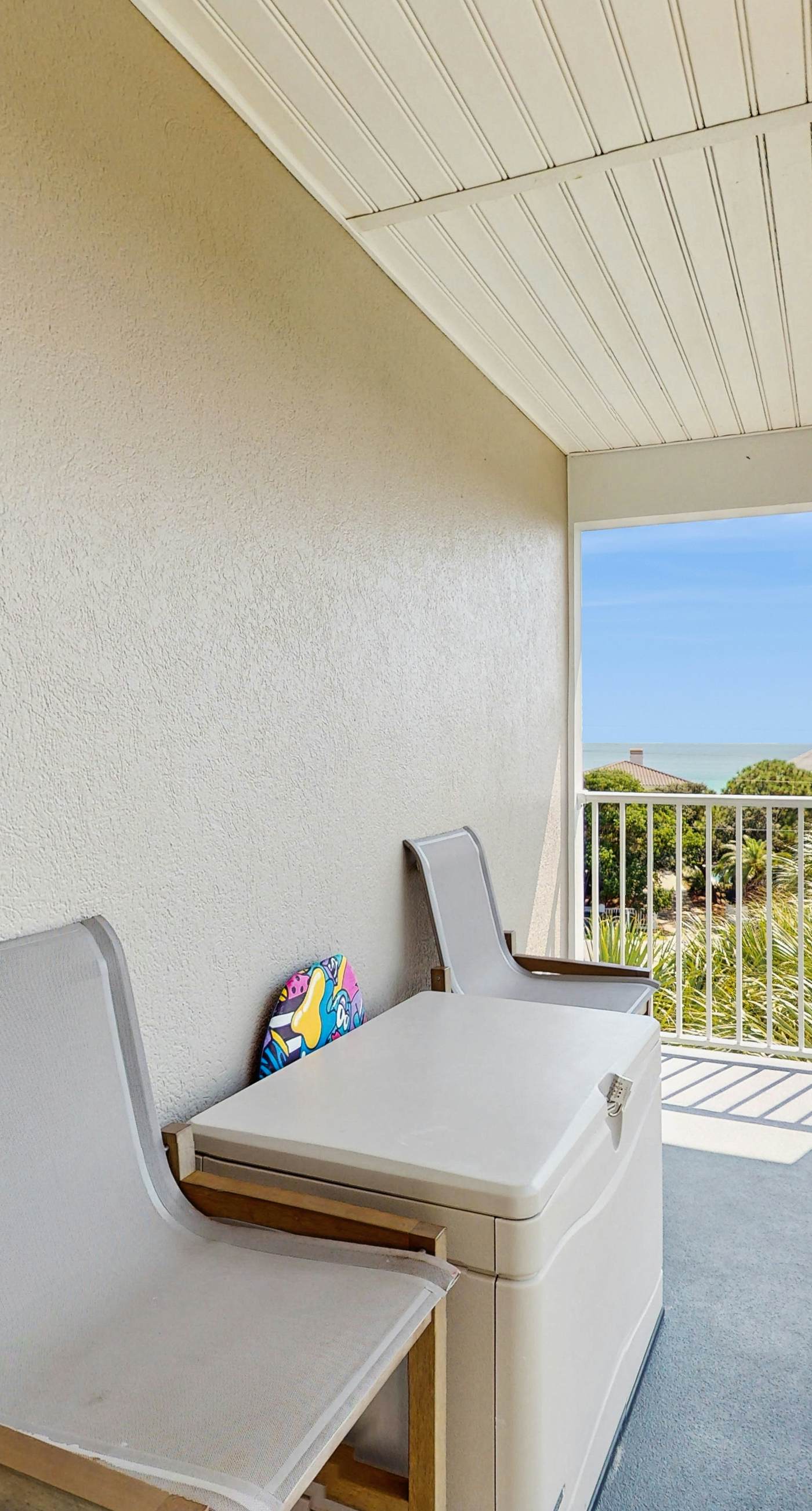 Fourth-floor, Caribbean corner condo with ocean views, pool, & hot tub