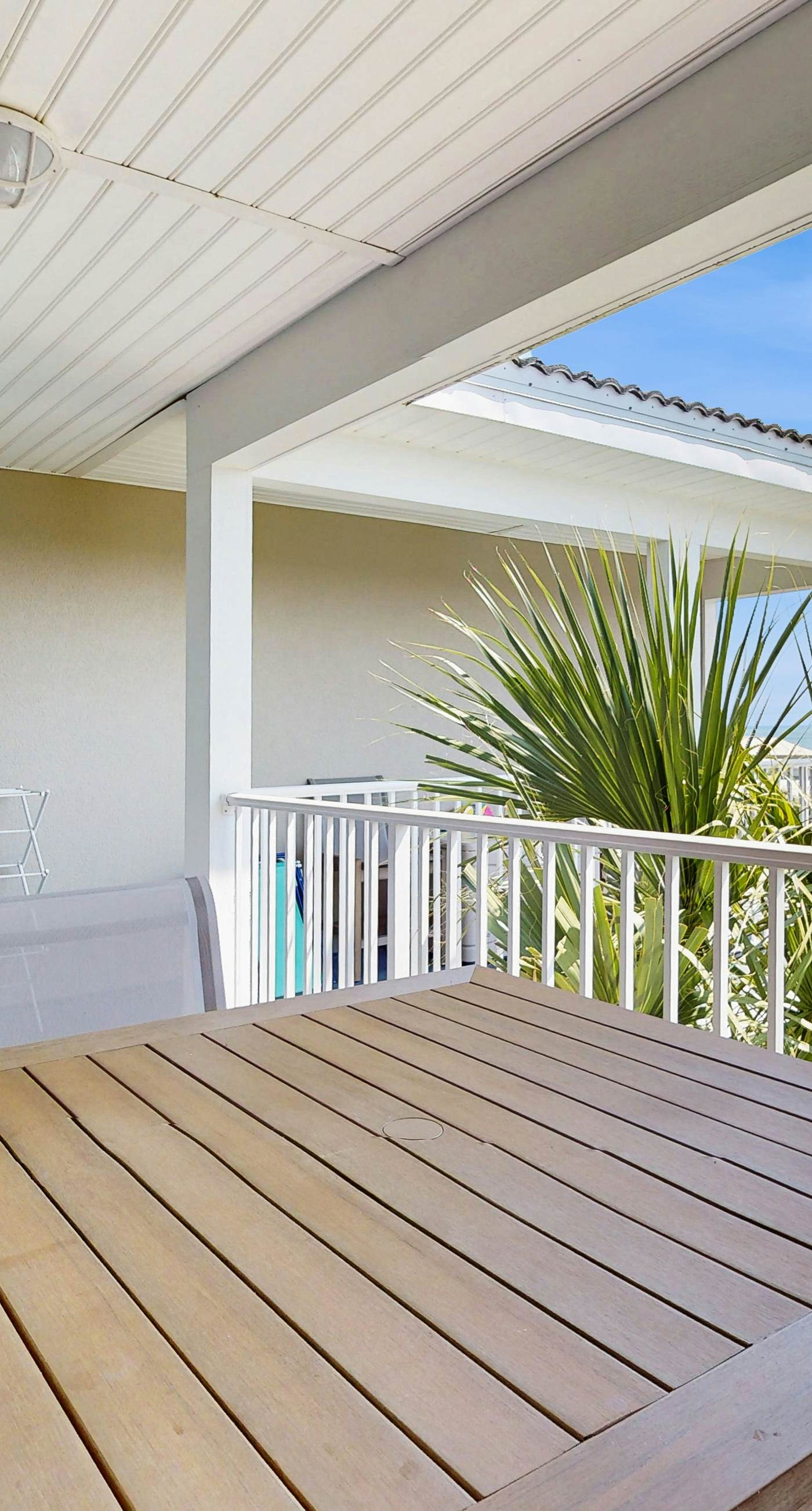Fourth-floor, Caribbean corner condo with ocean views, pool, & hot tub