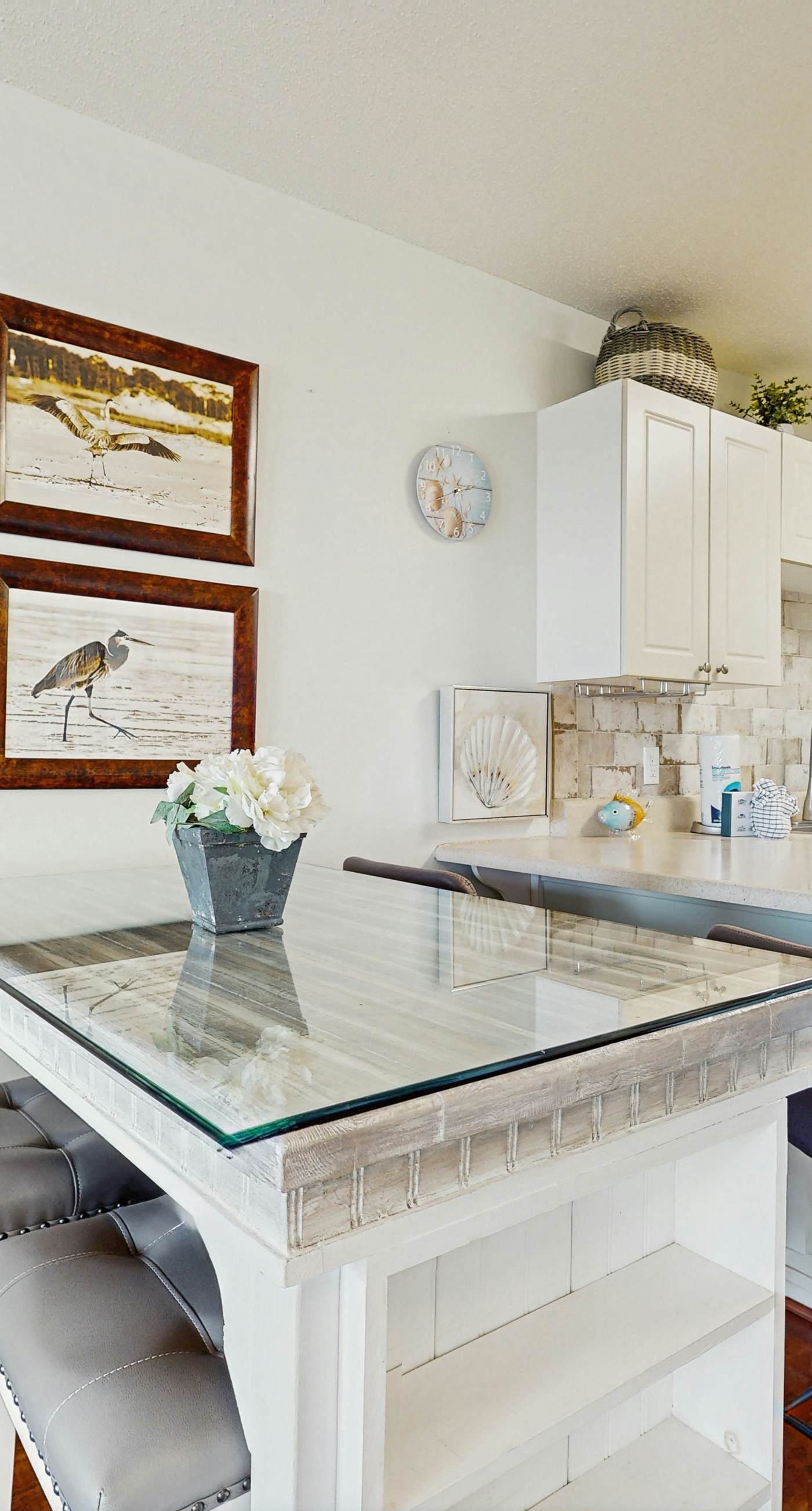 Fourth-floor, Caribbean corner condo with ocean views, pool, & hot tub