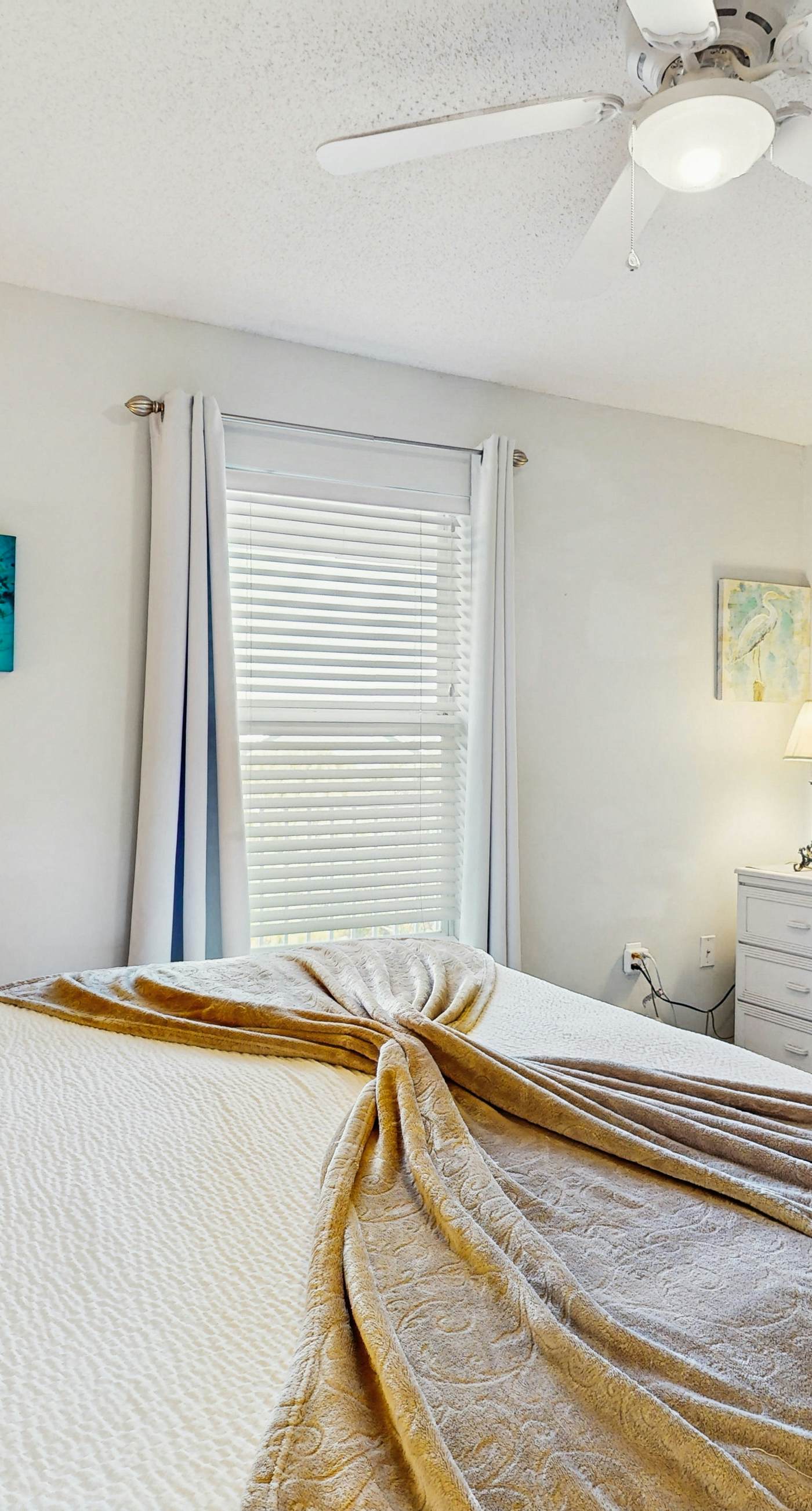 Fourth-floor, Caribbean corner condo with ocean views, pool, & hot tub