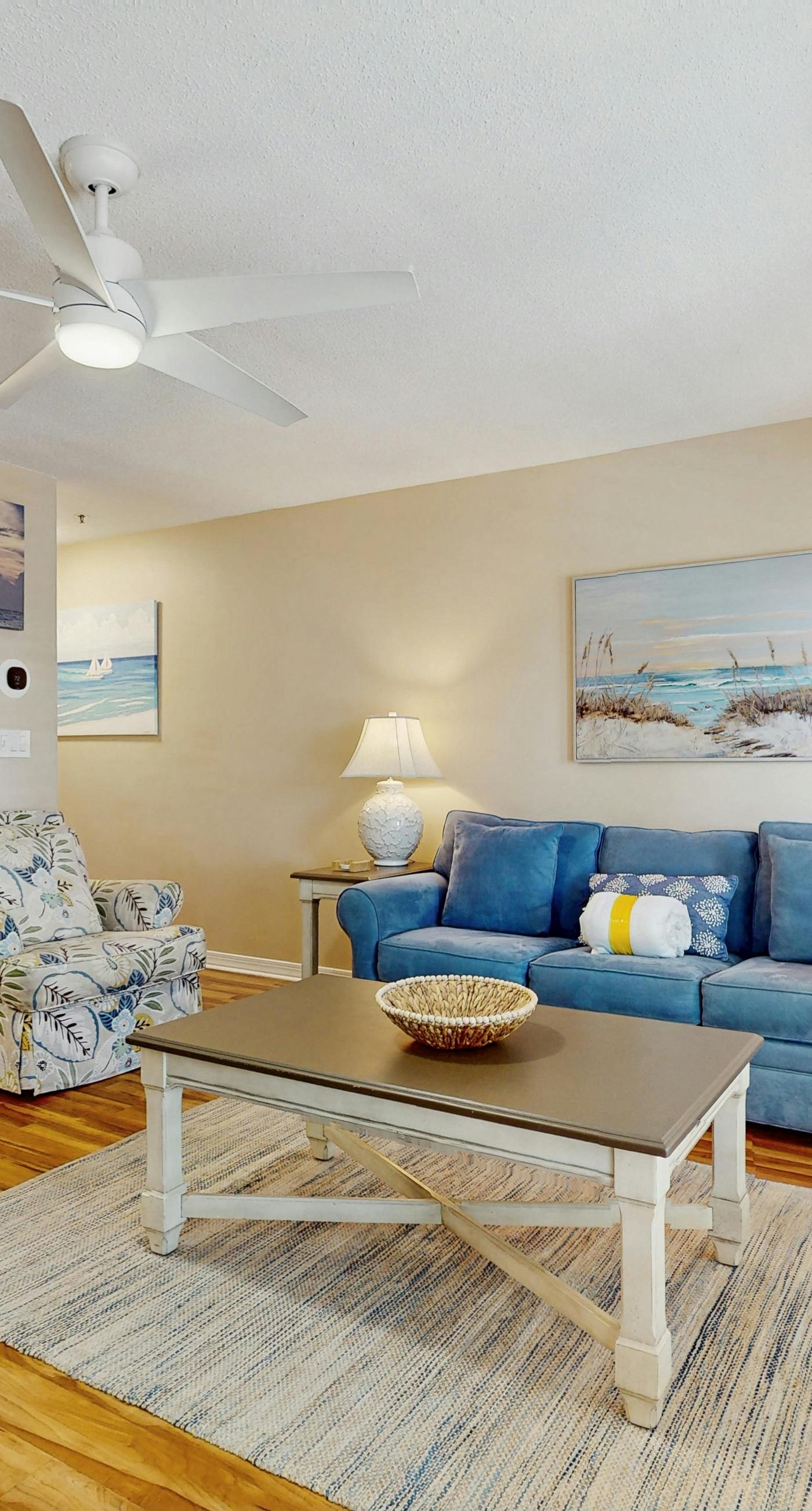 Bright, open 3rd-floor condo with pool views from private balcony - next to beach