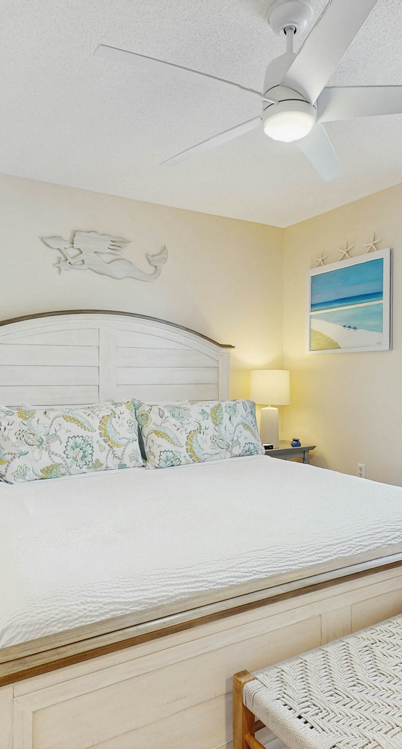 Bright, open 3rd-floor condo with pool views from private balcony - next to beach